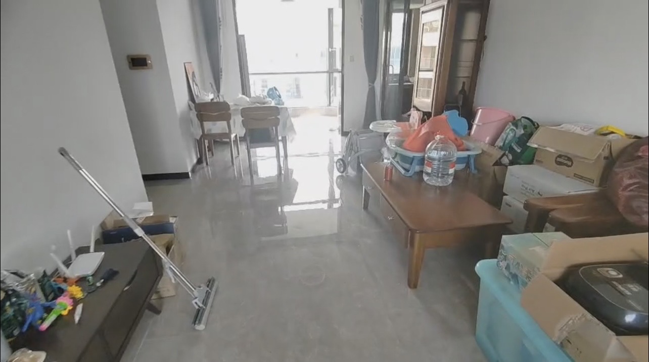 开维生态城  3室2厅2卫    150.0万 开维生态城  3室2厅2卫    150.0万室内图