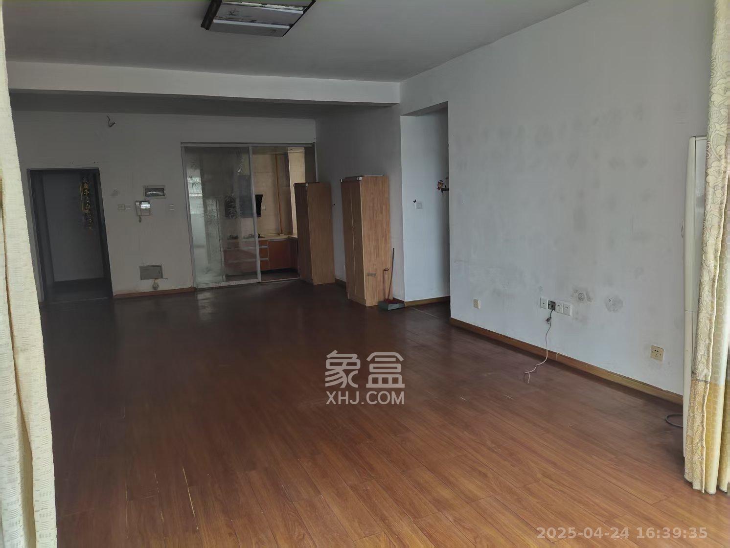 星城国际  3室2厅2卫    1500.0元/月室内图