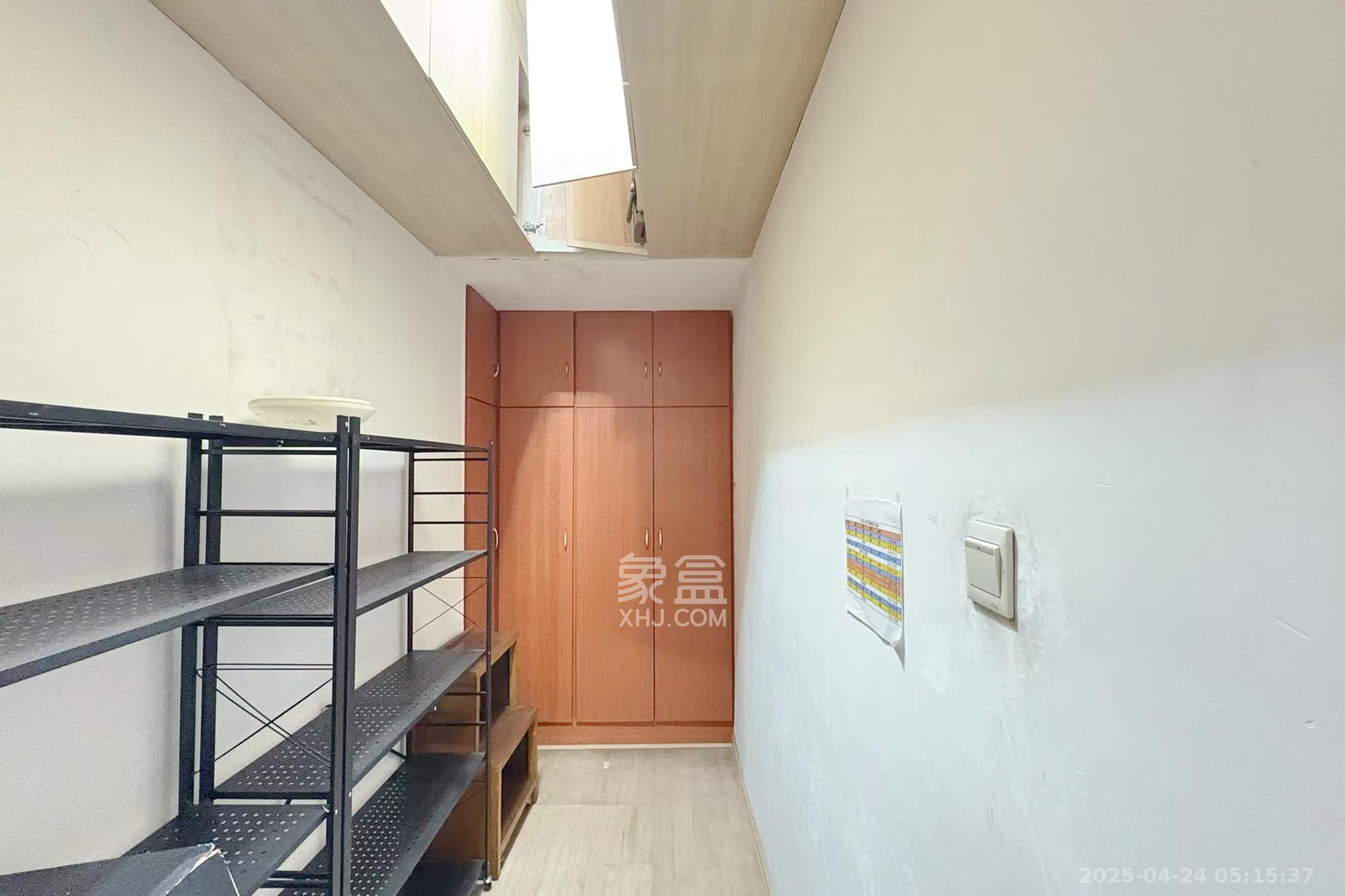 省政府机关二院  2室2厅1卫   88.00万其他