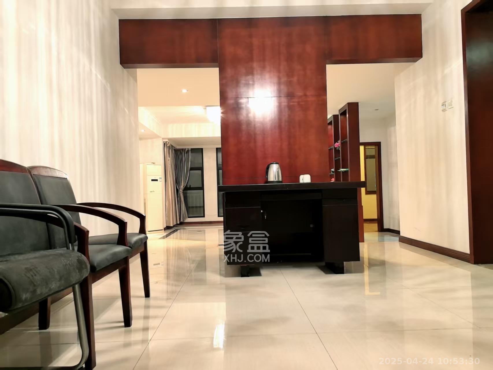 中隆国际御玺 4室2厅3卫 4200.0元/月 中隆国际御玺 4室2厅3卫 4200.0元/月室内图