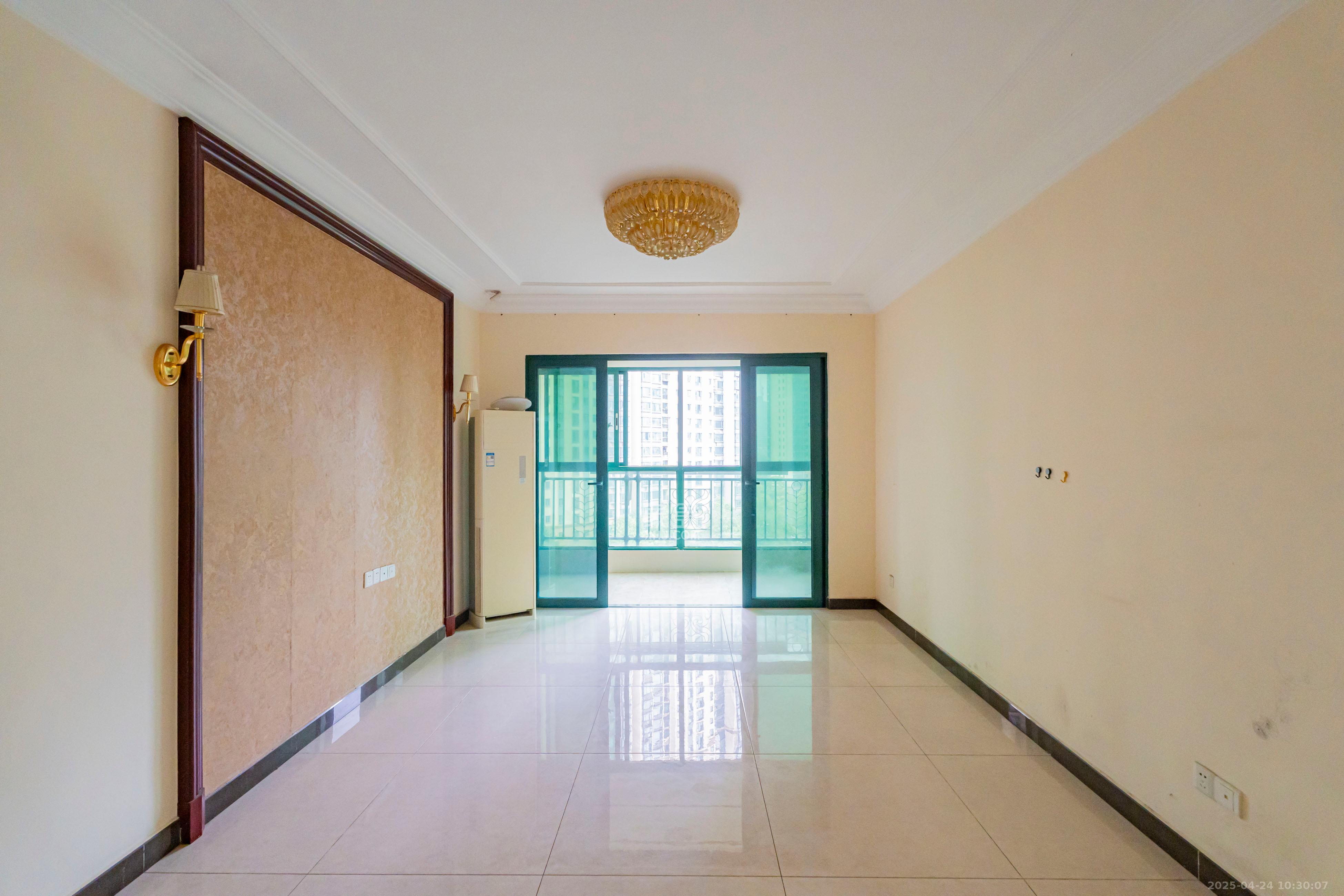 恒大雅苑 3室2厅2卫 2600.0元/月 恒大雅苑 3室2厅2卫 2600.0元/月室内图