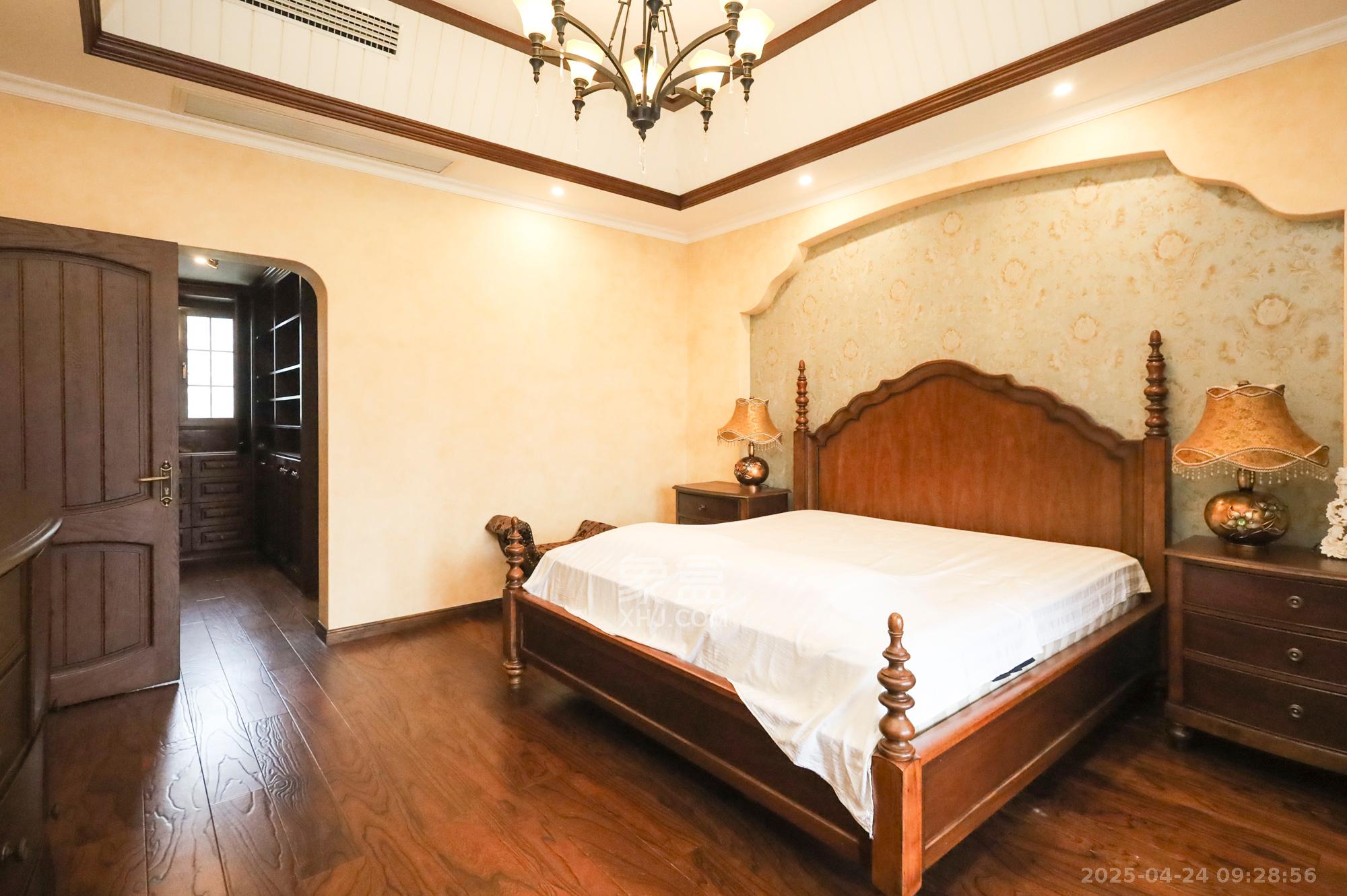 万业巴厘岛 1室0厅0卫 450.0万 万业巴厘岛 1室0厅0卫 450.0万卧室