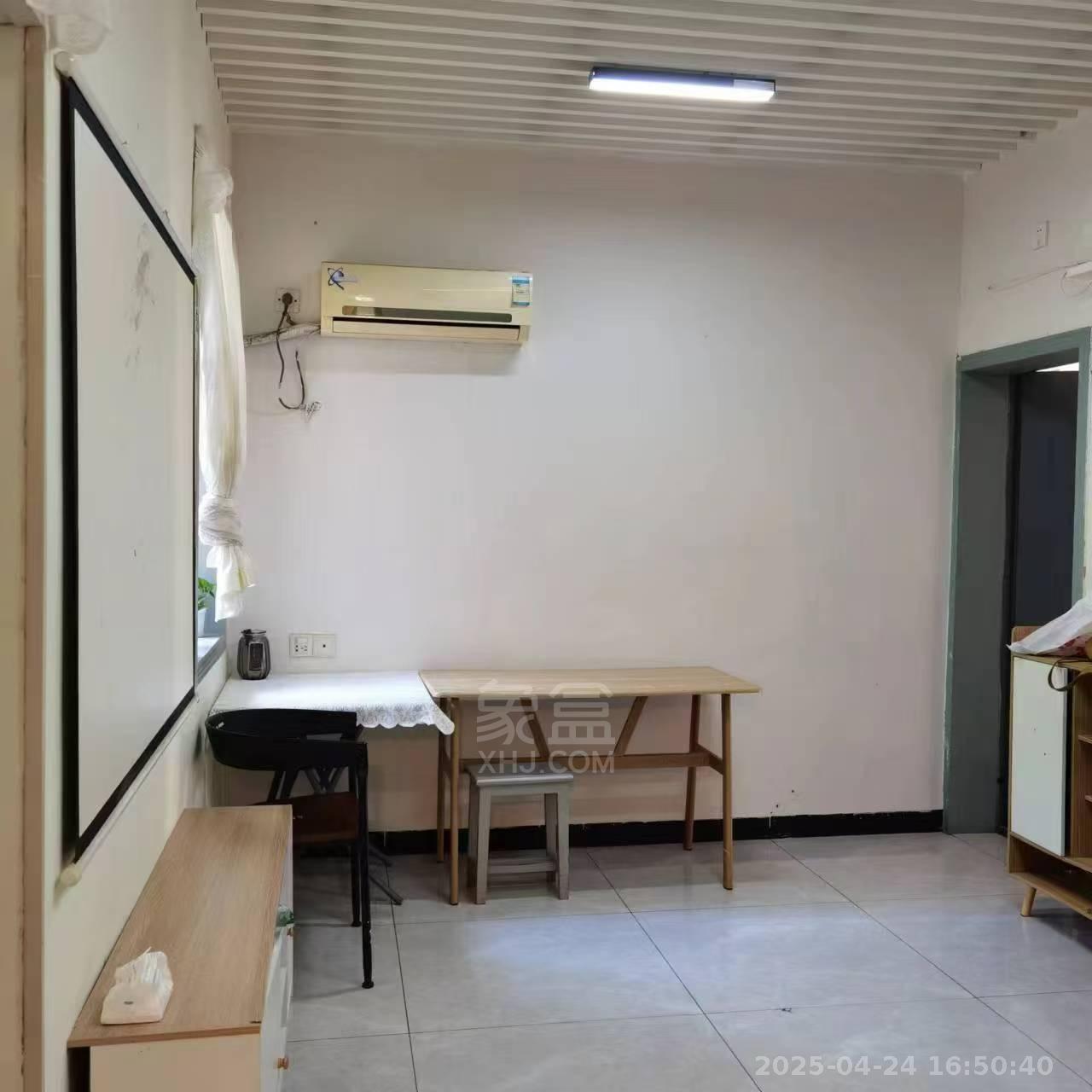 铁路小区 2室2厅1卫 1200.0元/月 铁路小区 2室2厅1卫 1200.0元/月室内图