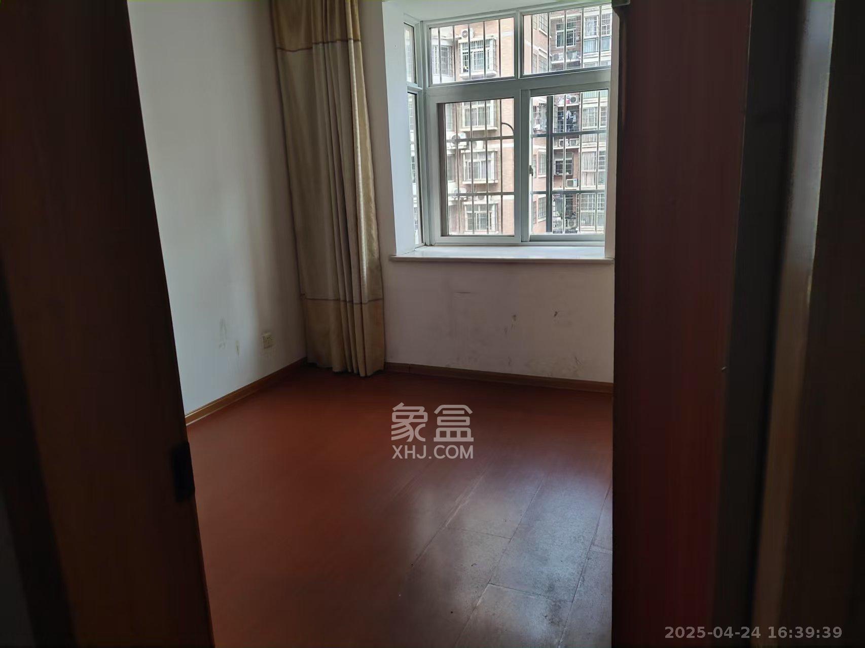 星城国际  3室2厅2卫    1500.0元/月室内图