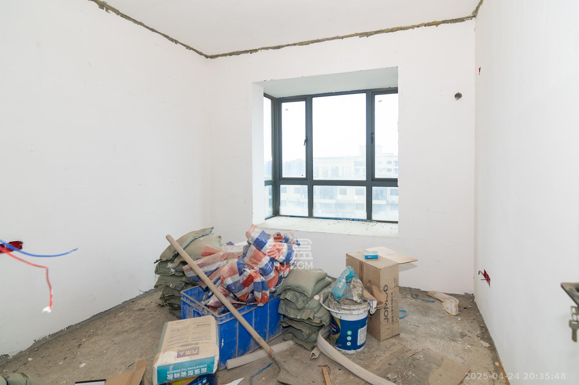 澳海月亮湾 4室2厅2卫 65.0万 澳海月亮湾 4室2厅2卫 65.0万卧室