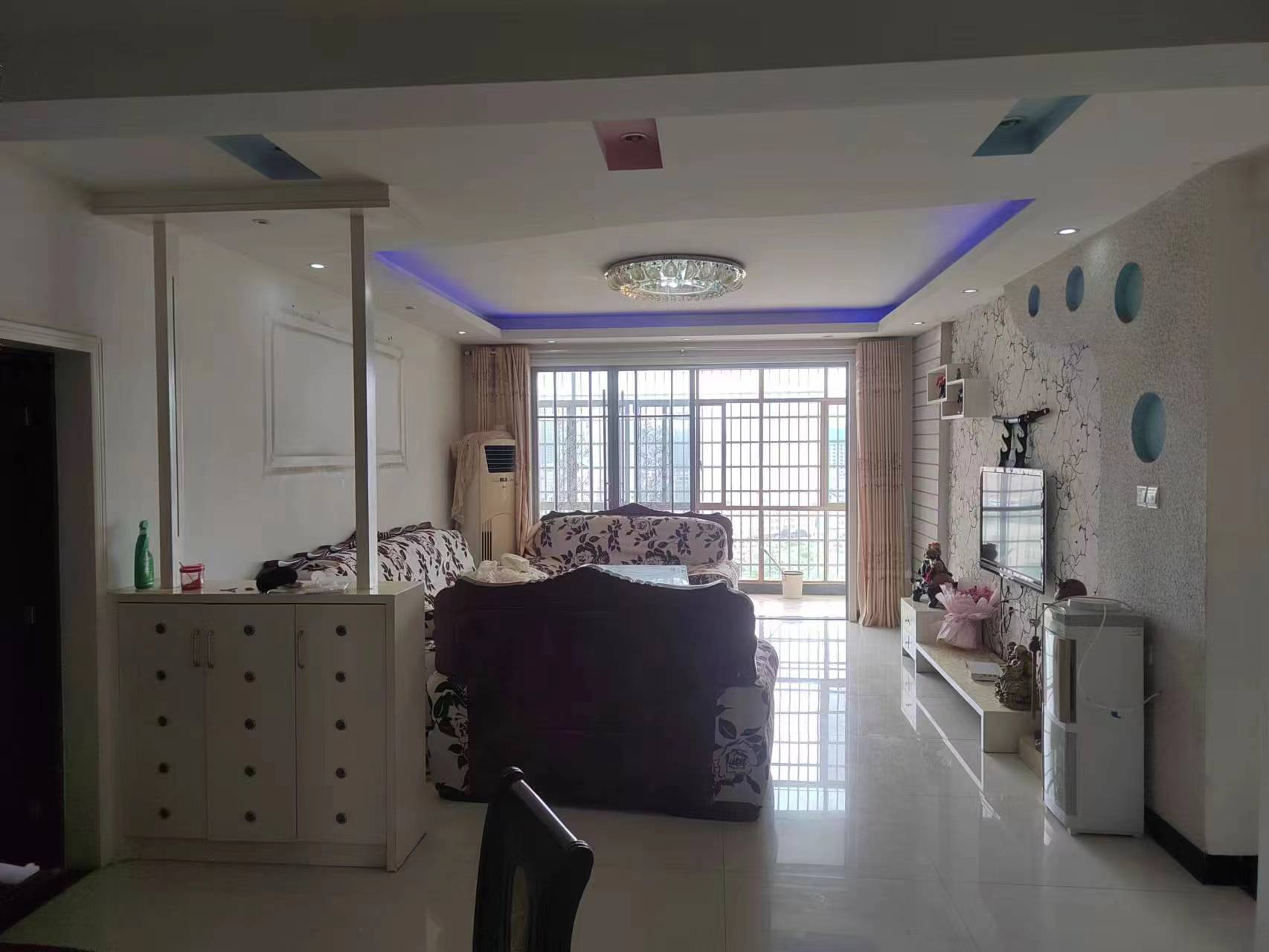 星海名都  4室2厅2卫    2500.0元/月室内图