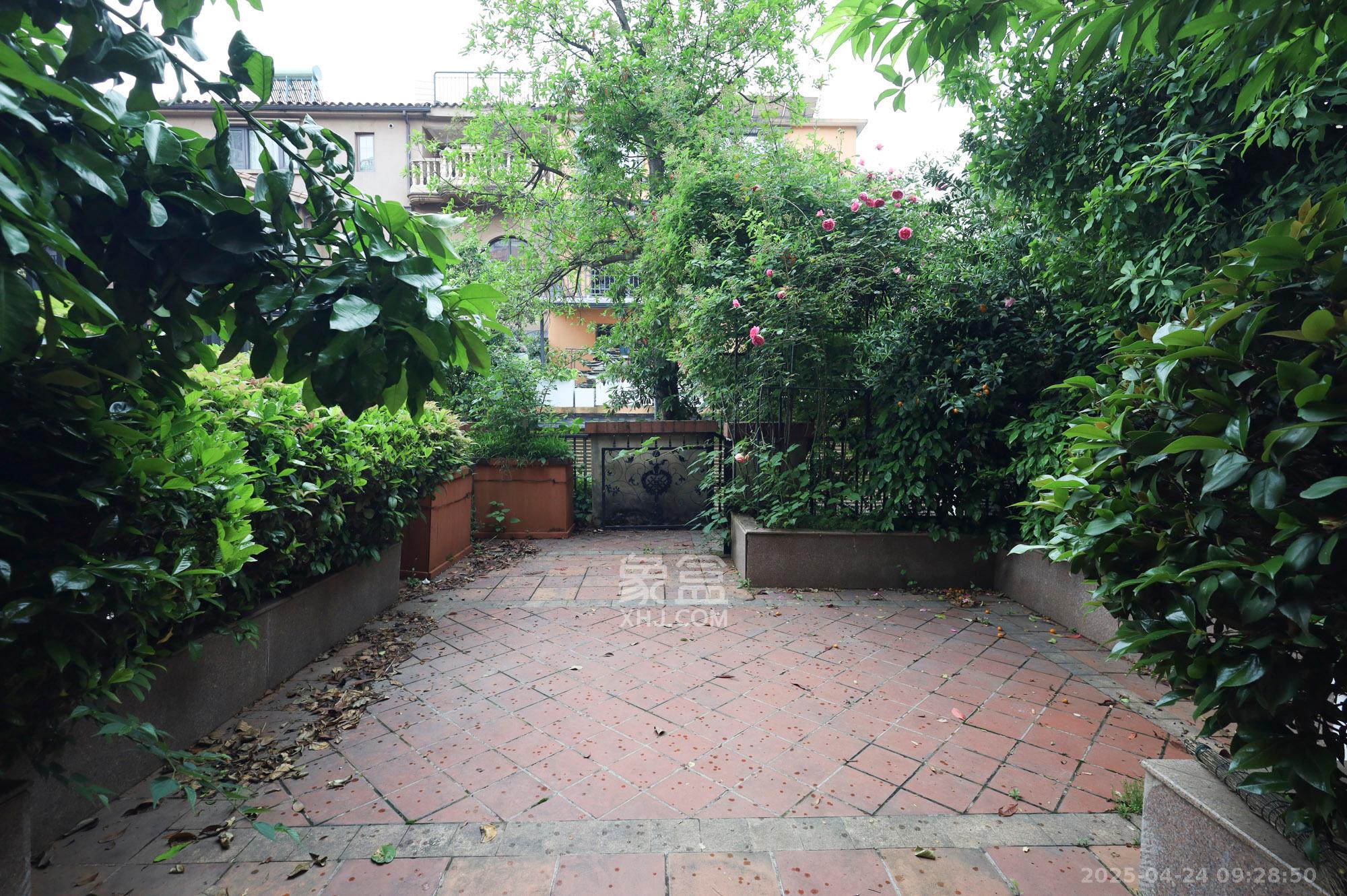 万业巴厘岛 1室0厅0卫 450.0万 万业巴厘岛 1室0厅0卫 450.0万其他