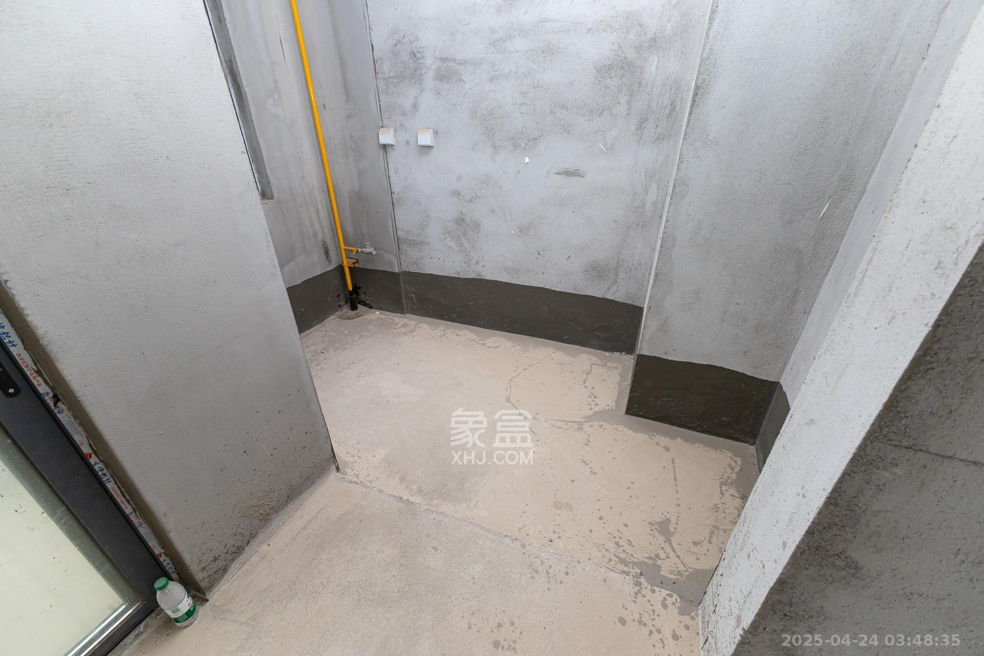 明发阅江悦府  5室2厅2卫   105.00万厨房