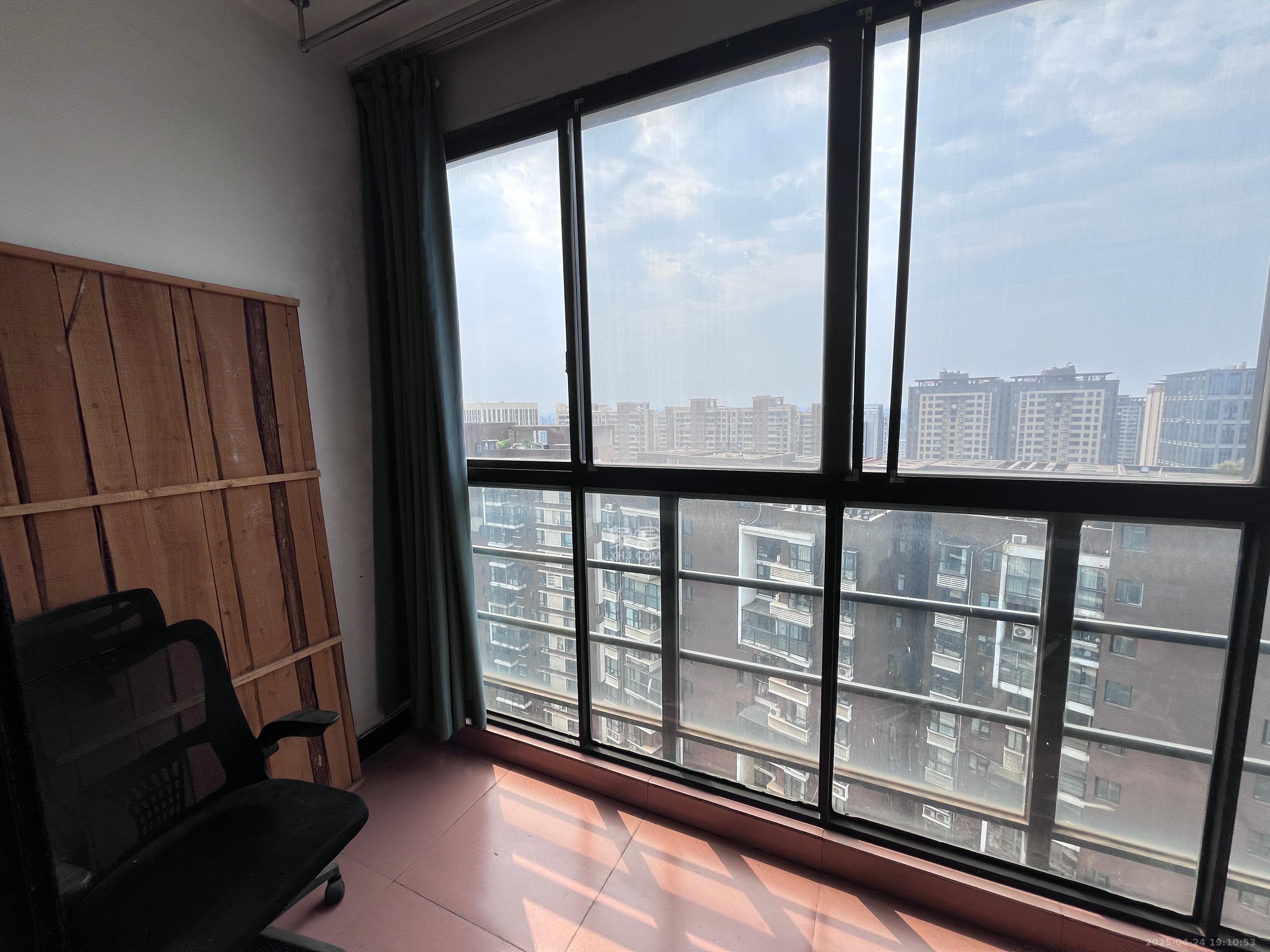 鑫远湘府华城 2室2厅1卫 2200.0元/月 鑫远湘府华城 2室2厅1卫 2200.0元/月室内图