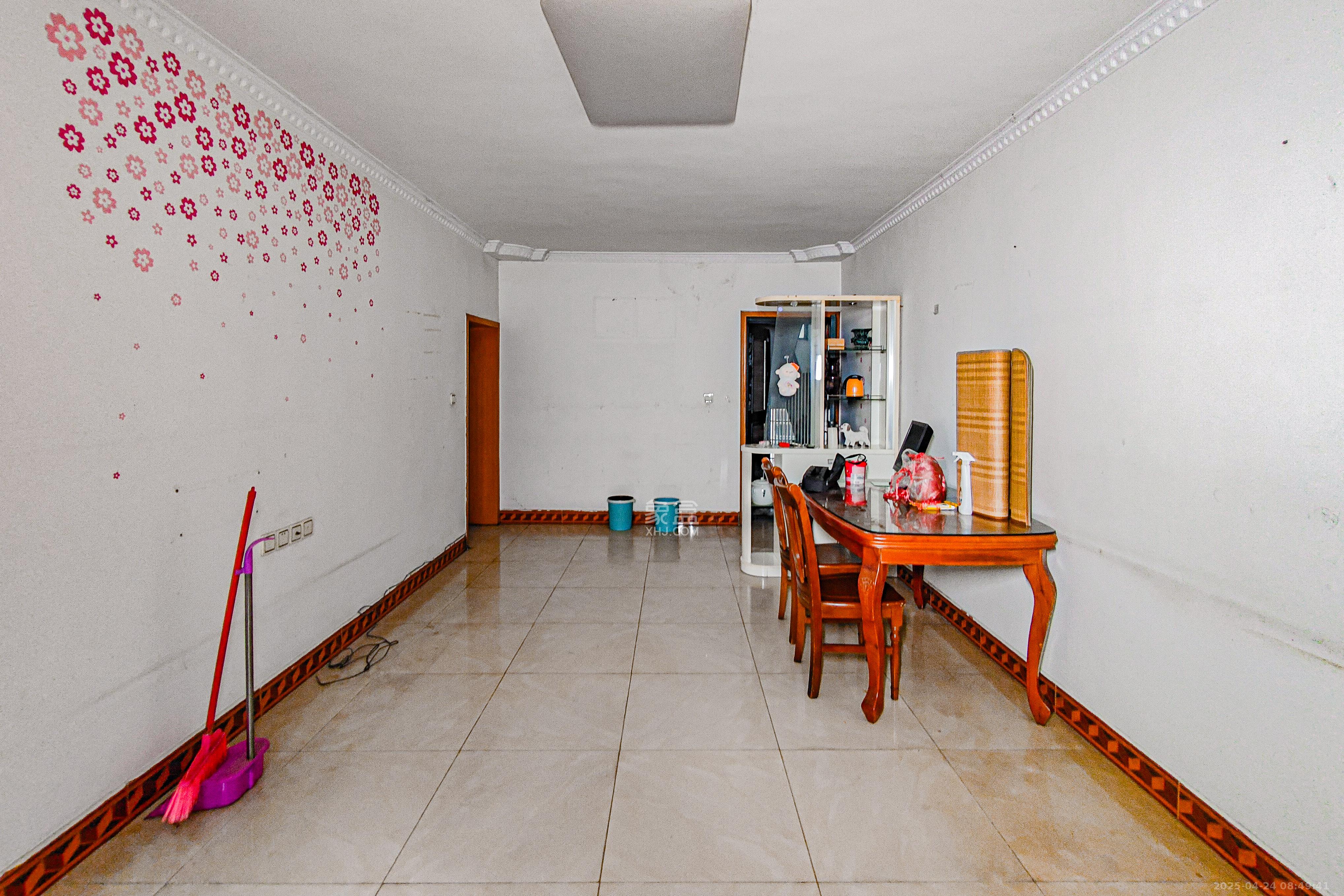 天心里散盘 3室1厅1卫 75.0万 天心里散盘 3室1厅1卫 75.0万客厅