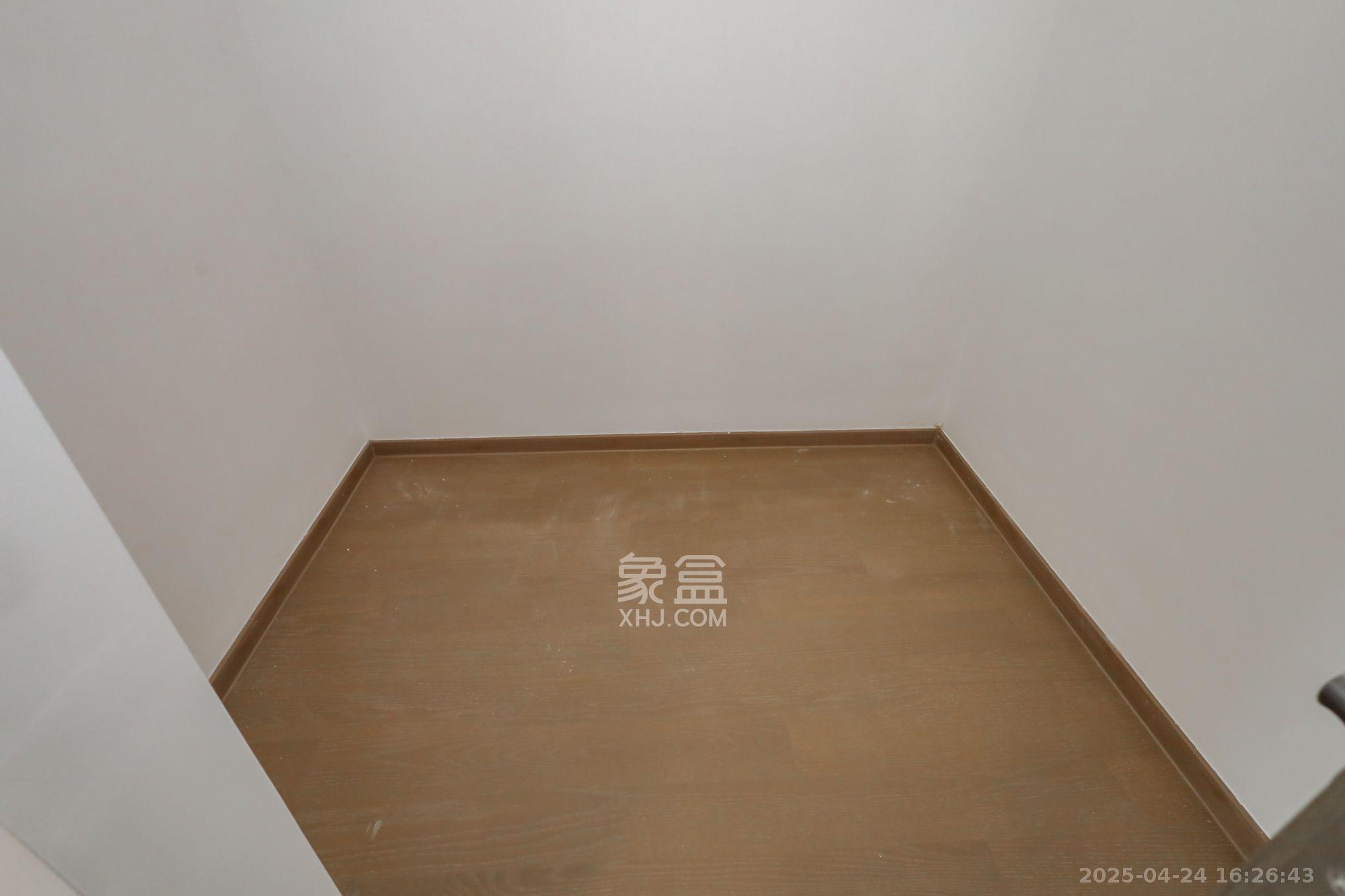 滨江府1913  4室2厅3卫   9500.00元/月室内图