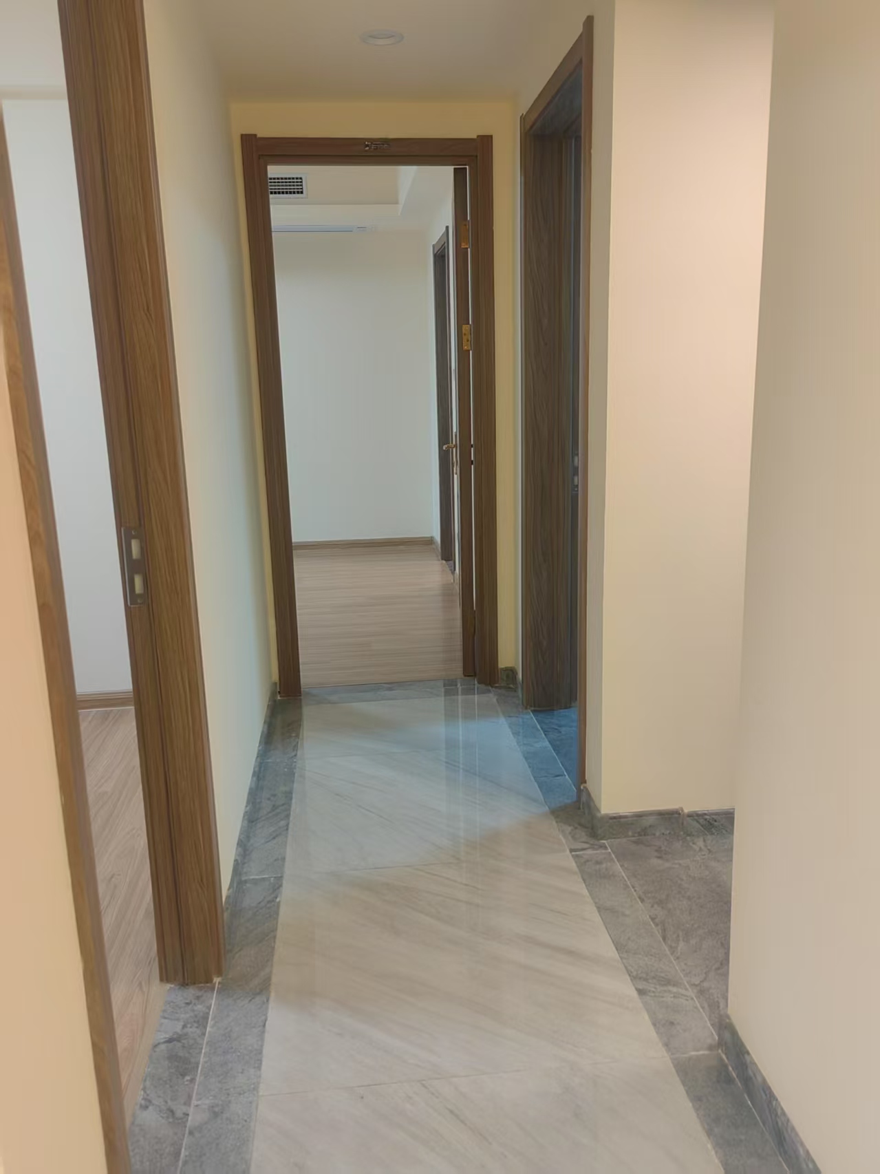 碧桂园翘楚棠  3室2厅2卫   1800.00元/月室内图