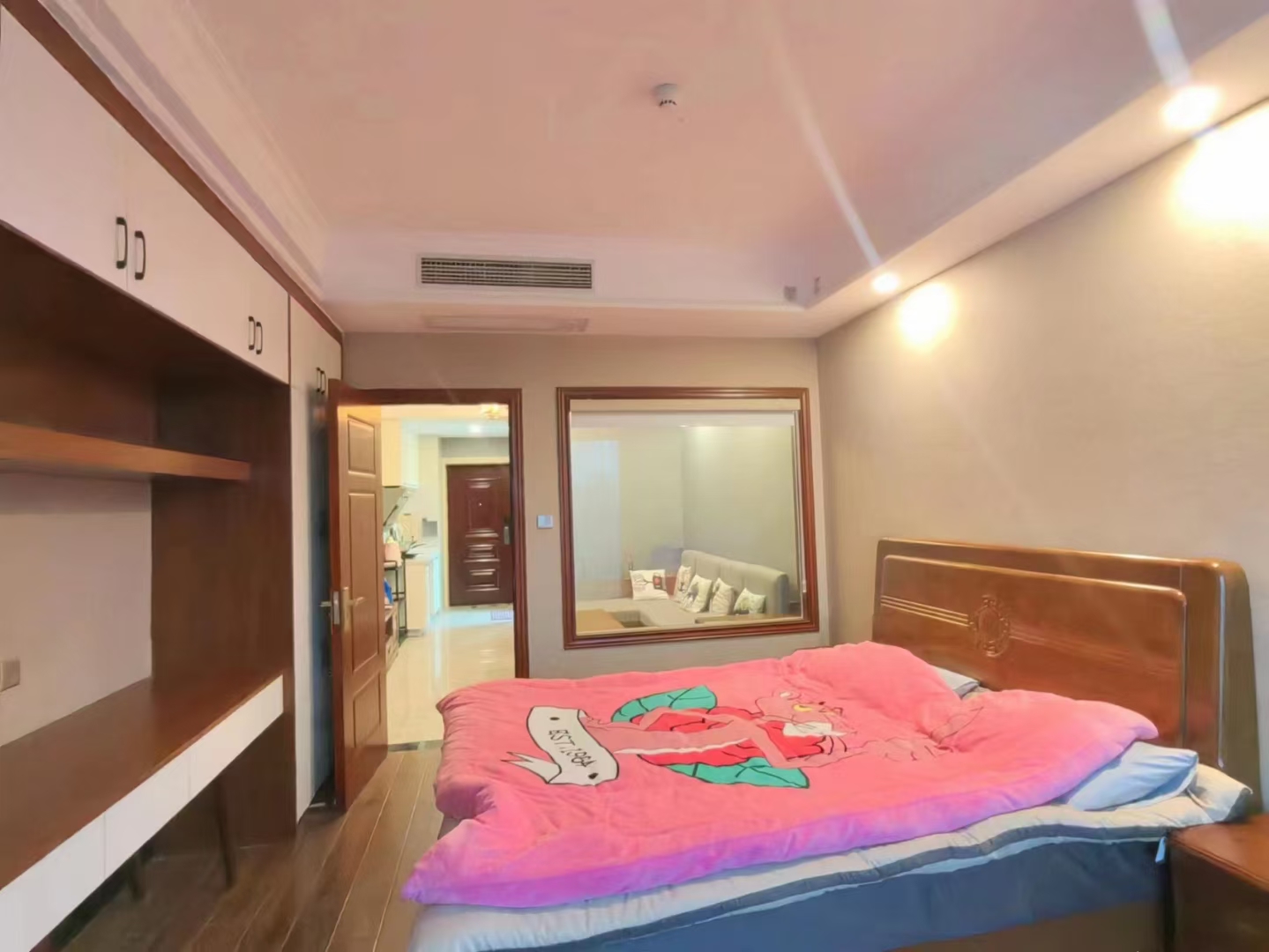 江岸公馆  1室1厅1卫    1600.0元/月 江岸公馆  1室1厅1卫    1600.0元/月室内图