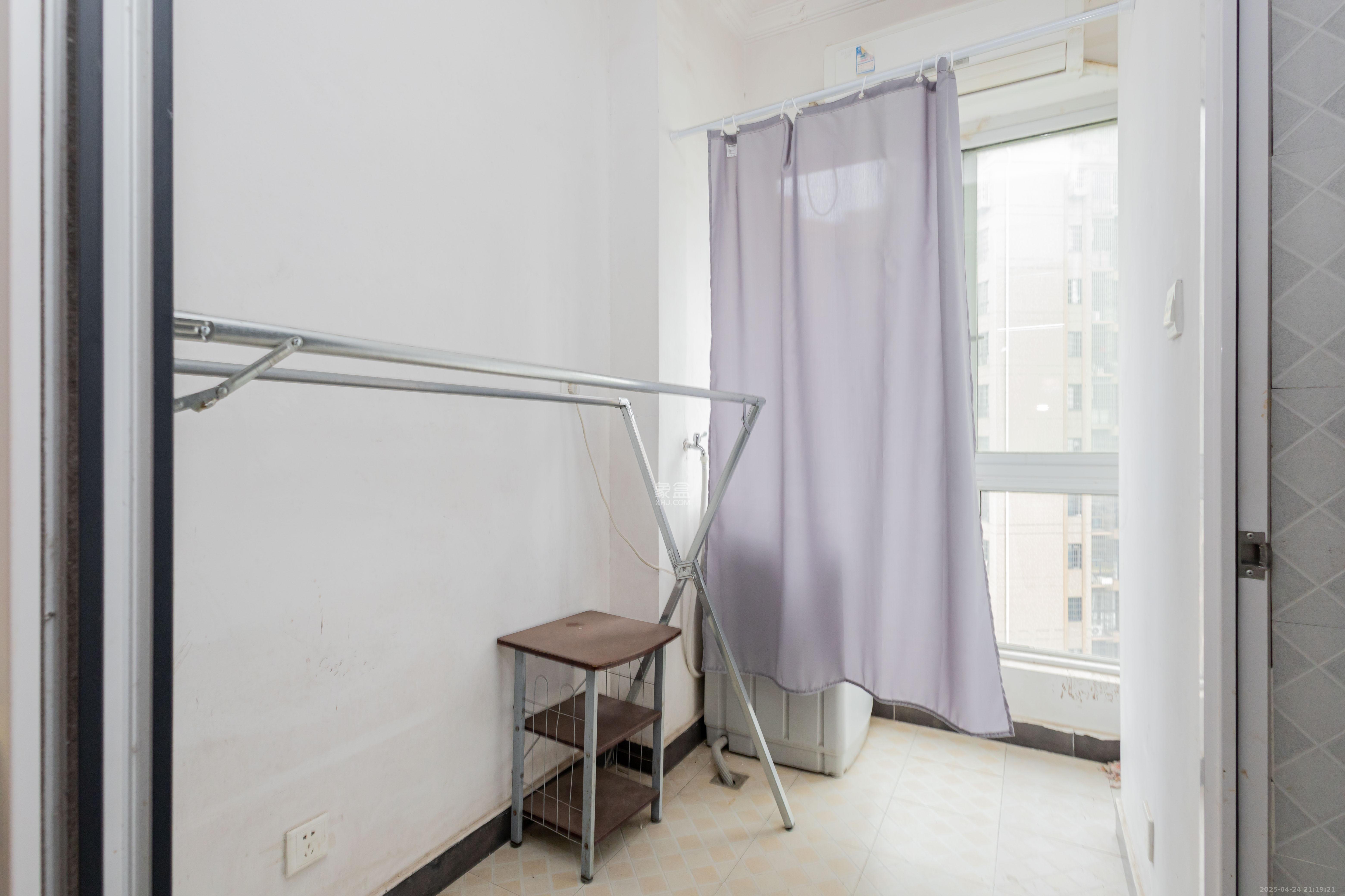 光明城市(星辰青年城) 1室1厅1卫 18.0万 光明城市(星辰青年城) 1室1厅1卫 18.0万卧室