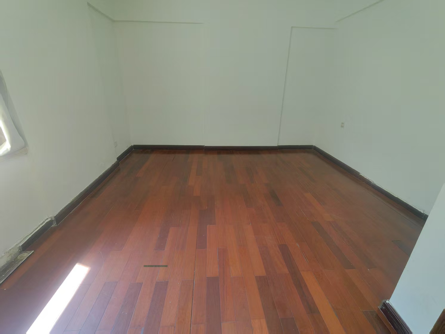 东方文华府 3室2厅1卫 1600.0元/月 东方文华府 3室2厅1卫 1600.0元/月室内图