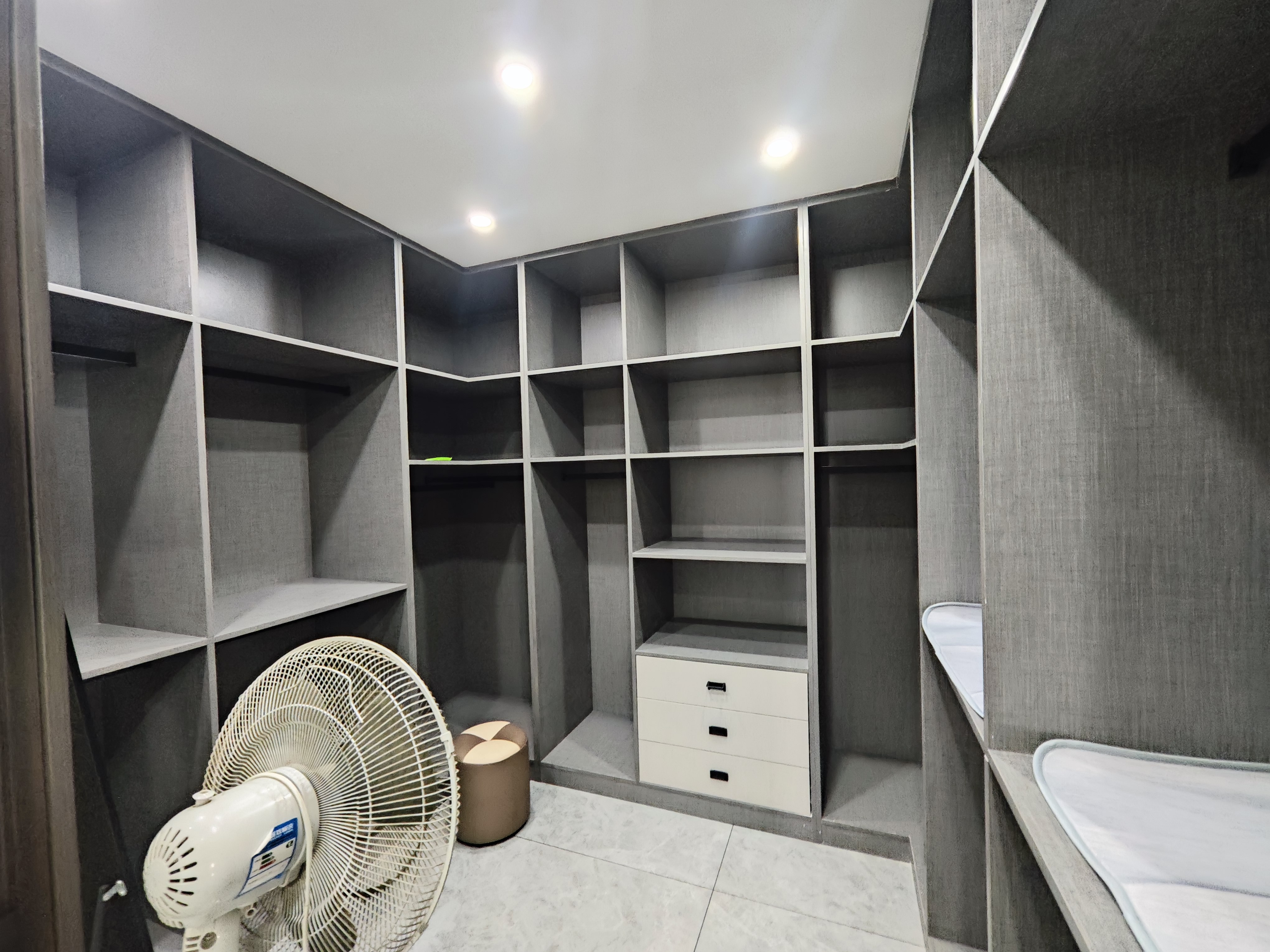 娄星东苑  5室2厅2卫    2500.0元/月室内图