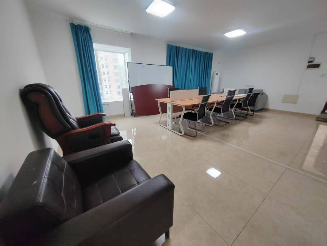 展兴高新花园  3室2厅2卫    3000.0元/月 展兴高新花园  3室2厅2卫    3000.0元/月室内图