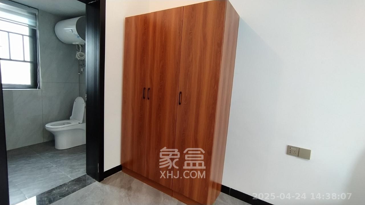 澳海澜庭  3室2厅2卫   1800.00元/月室内图
