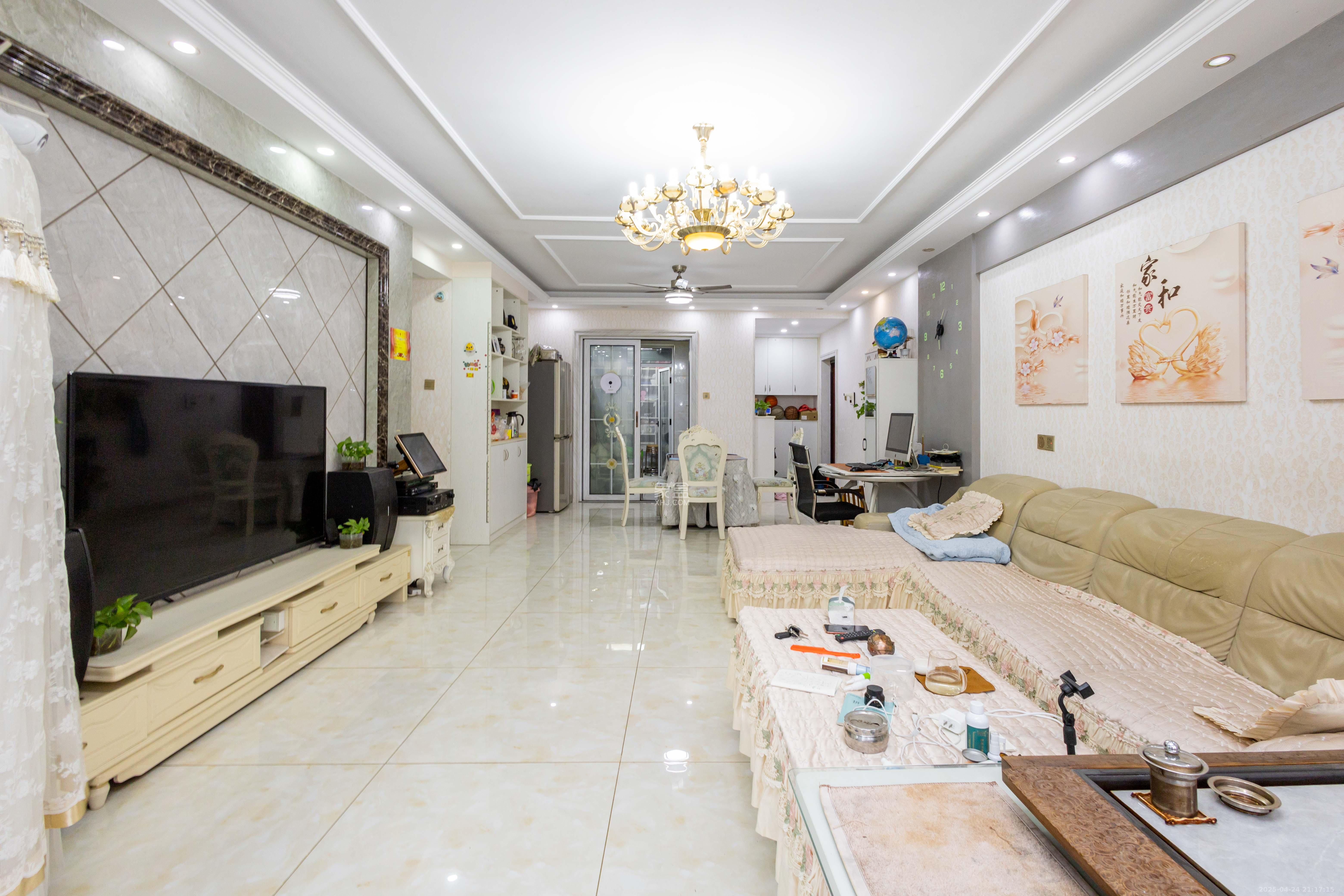 方略学府佳境 3室2厅2卫 66.0万 方略学府佳境 3室2厅2卫 66.0万客厅