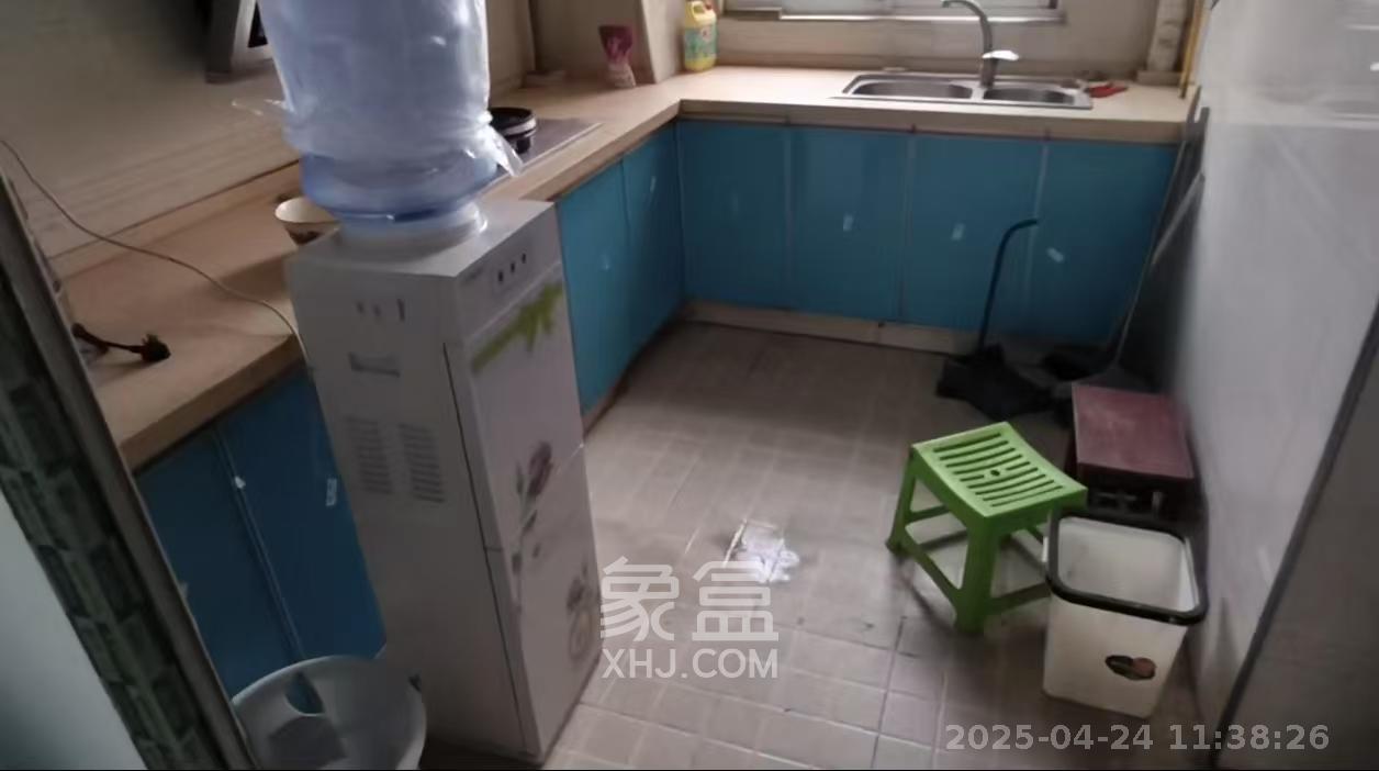 鄱阳小区  3室2厅1卫    1500.0元/月 鄱阳小区  3室2厅1卫    1500.0元/月室内图