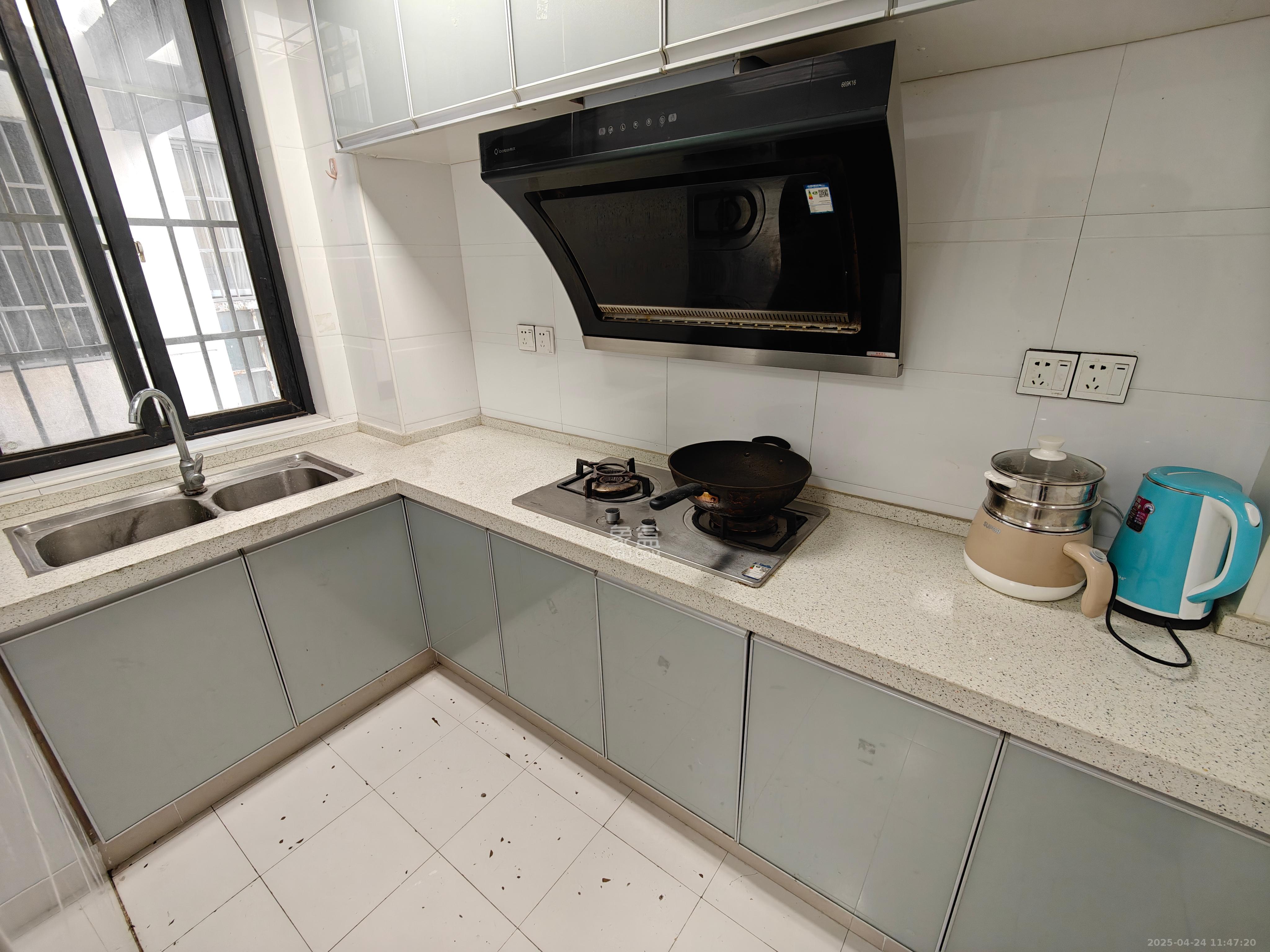 西子湖畔沃府 3室2厅1卫 2400.00元/月 西子湖畔沃府 3室2厅1卫 2400.00元/月室内图