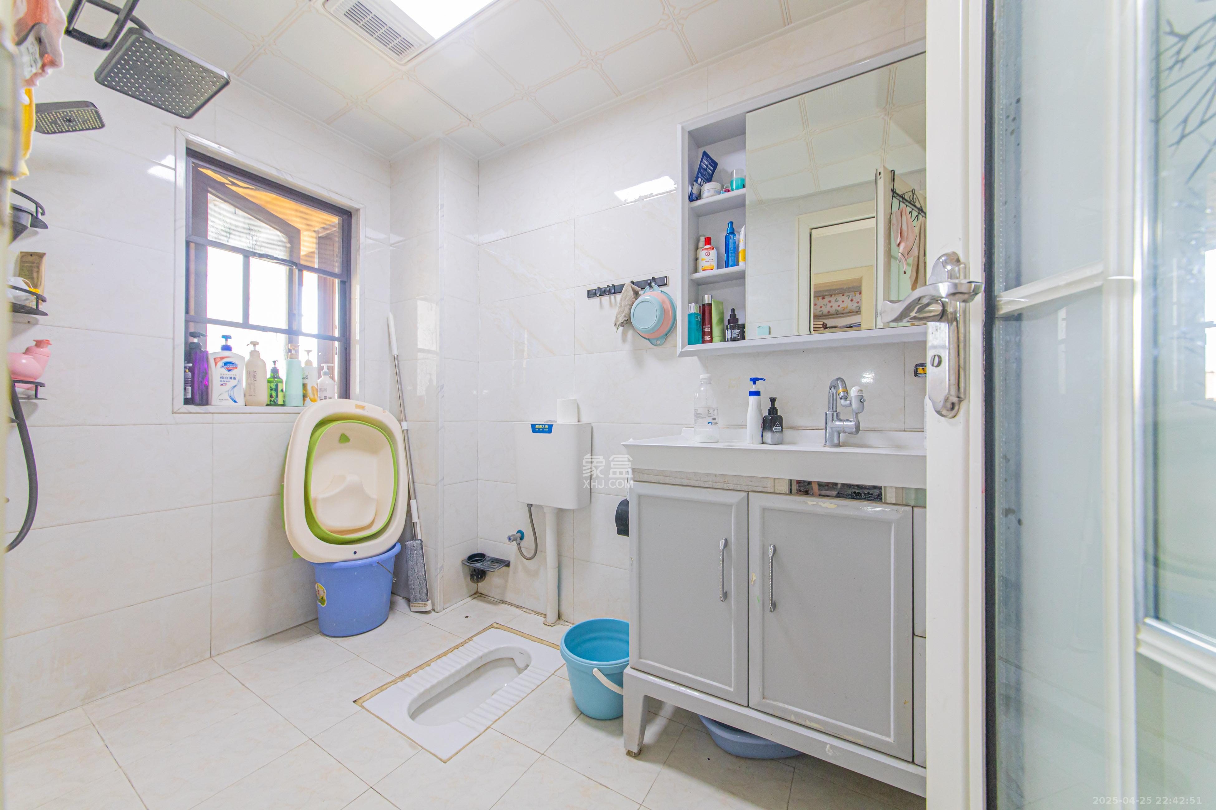 北辰中央公园C区 3室2厅2卫 116.0万 北辰中央公园C区 3室2厅2卫 116.0万卫生间