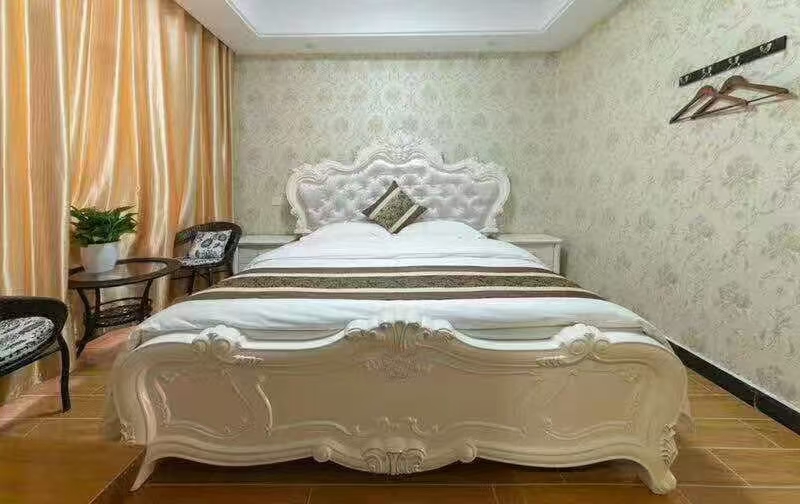 黄金塔安置小区散盘 1室2厅4卫 9500.0元/月 黄金塔安置小区散盘 1室2厅4卫 9500.0元/月室内图