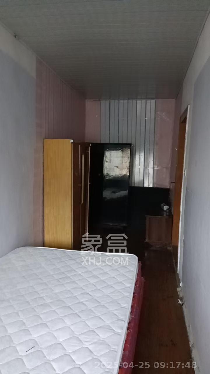 红石咀社区(湖南省第六工程公司宿舍) 3室1厅1卫 1400.0元/月 红石咀社区(湖南省第六工程公司宿舍) 3室1厅1卫 1400.0元/月室内图