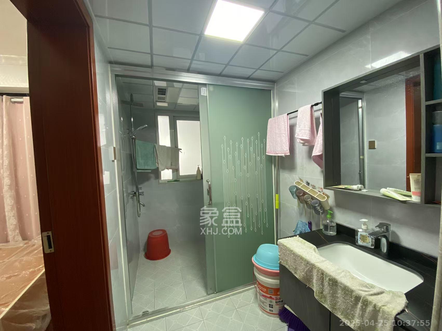 新城国际花都 3室2厅1卫 1700.0元/月 新城国际花都 3室2厅1卫 1700.0元/月室内图