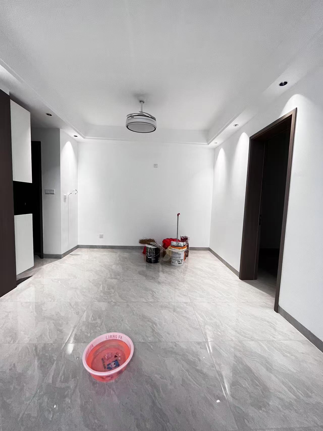 吾悦广场  3室2厅2卫    2300.0元/月室内图