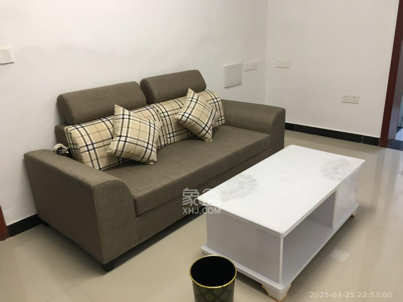 中南石油局宿舍  3室2厅1卫   2200.00元/月室内图1