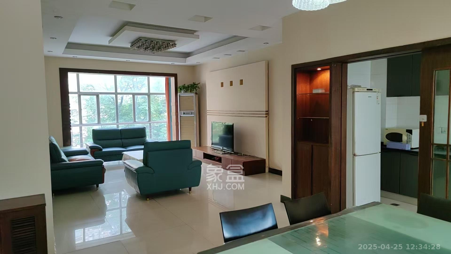 沁园春  3室2厅2卫   3300.00元/月室内图