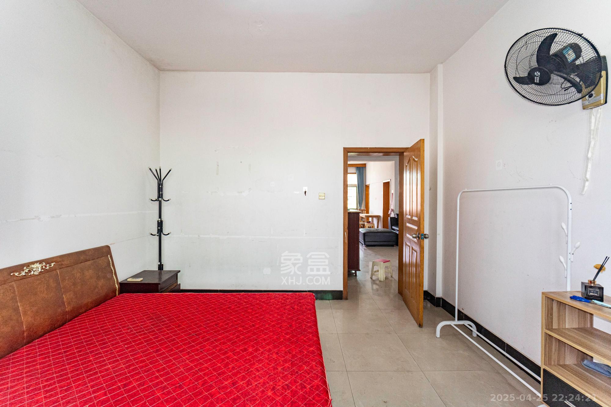 圆梦家园  3室2厅1卫    55.0万 圆梦家园  3室2厅1卫    55.0万卧室