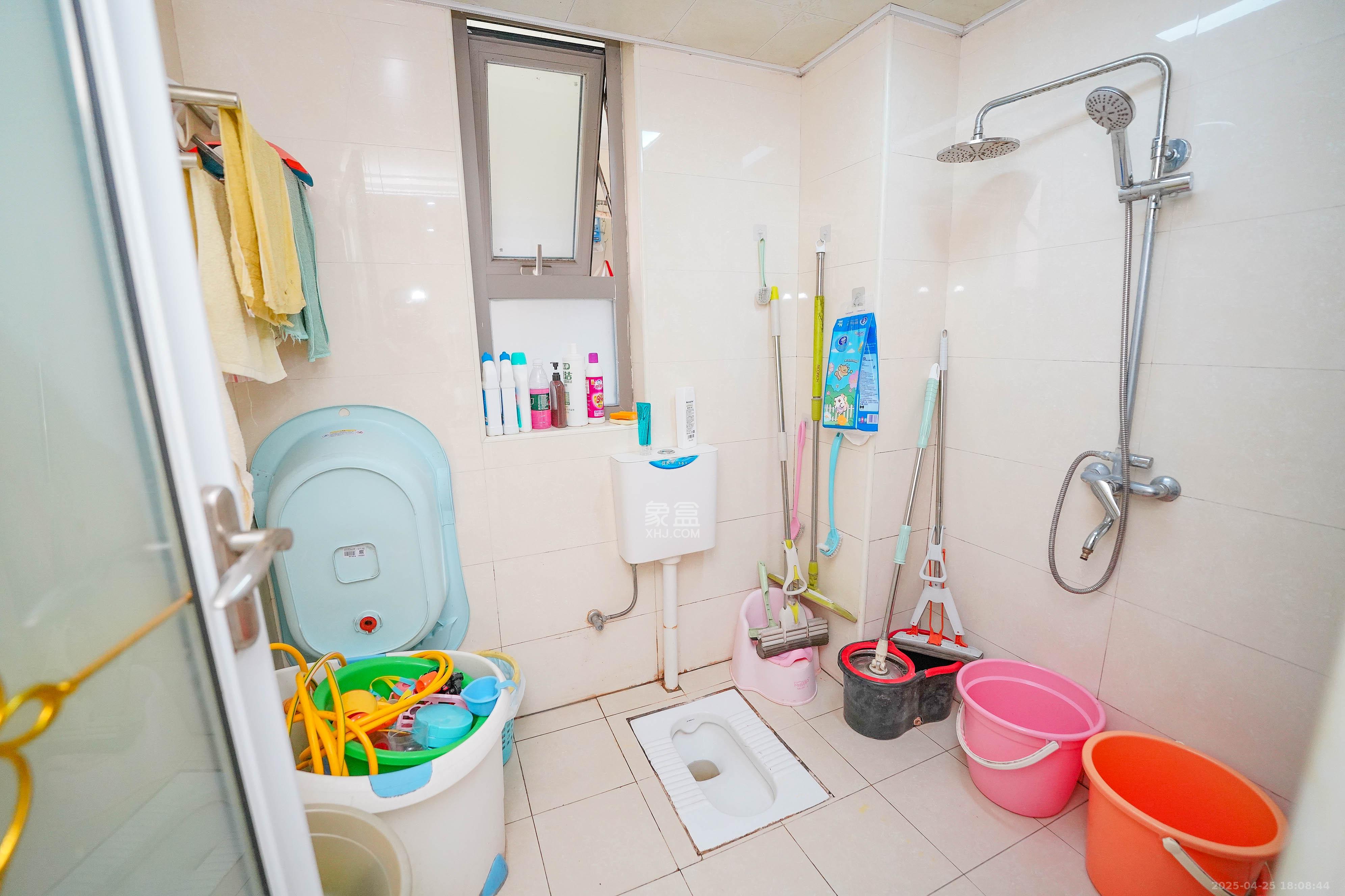 怡海星城 3室2厅2卫 75.0万 怡海星城 3室2厅2卫 75.0万卫生间