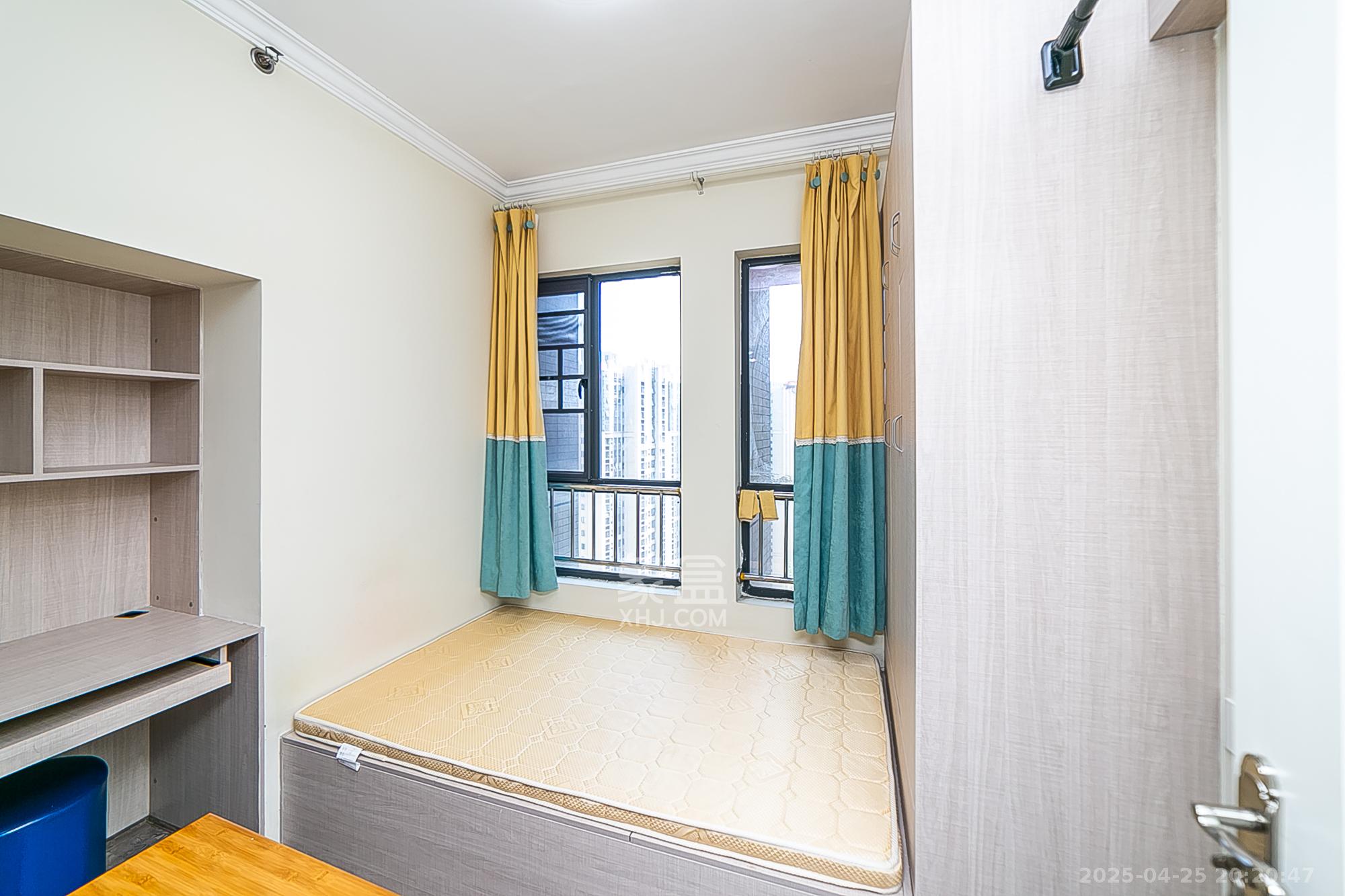 天鸿天府(天鸿中央大院)  2室1厅1卫    60.0万 天鸿天府(天鸿中央大院)  2室1厅1卫    60.0万卧室