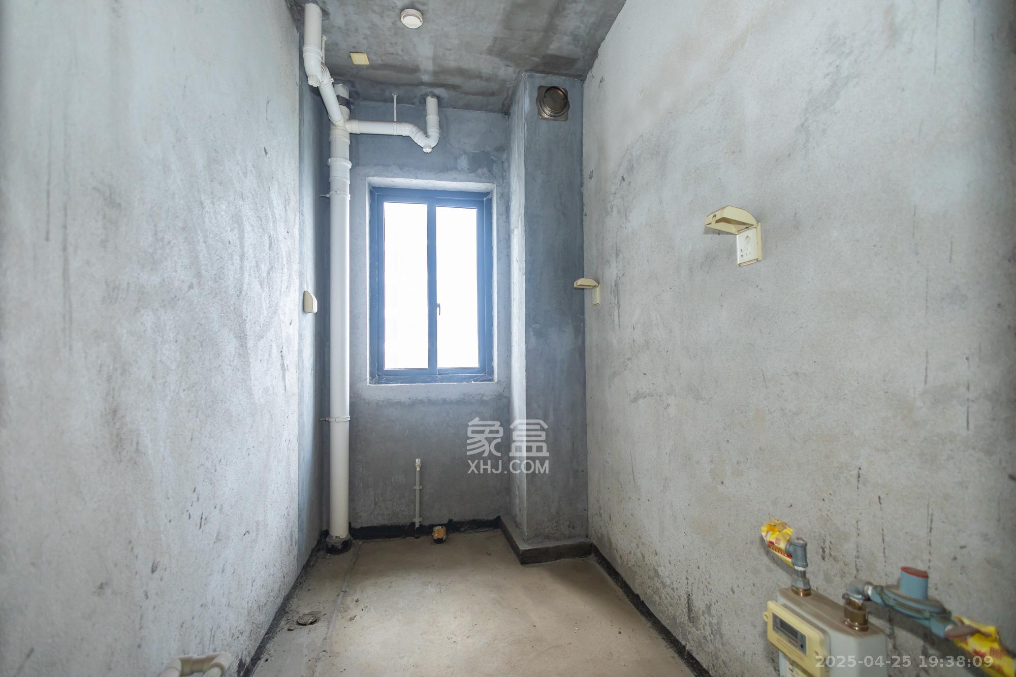 尚都花园城  4室2厅2卫    62.0万厨房