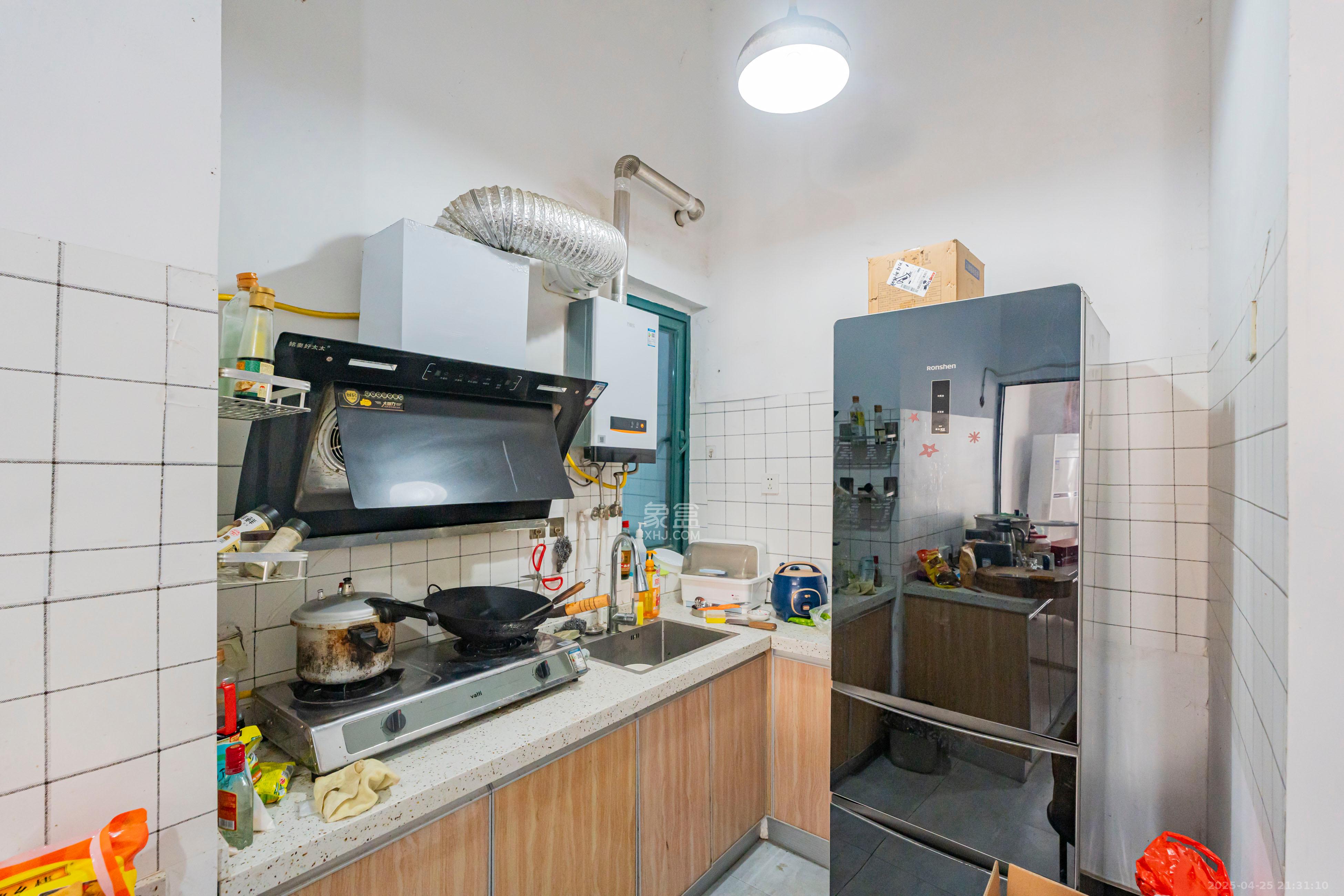 恒大雅苑  2室2厅1卫    49.8万 恒大雅苑  2室2厅1卫    49.8万厨房