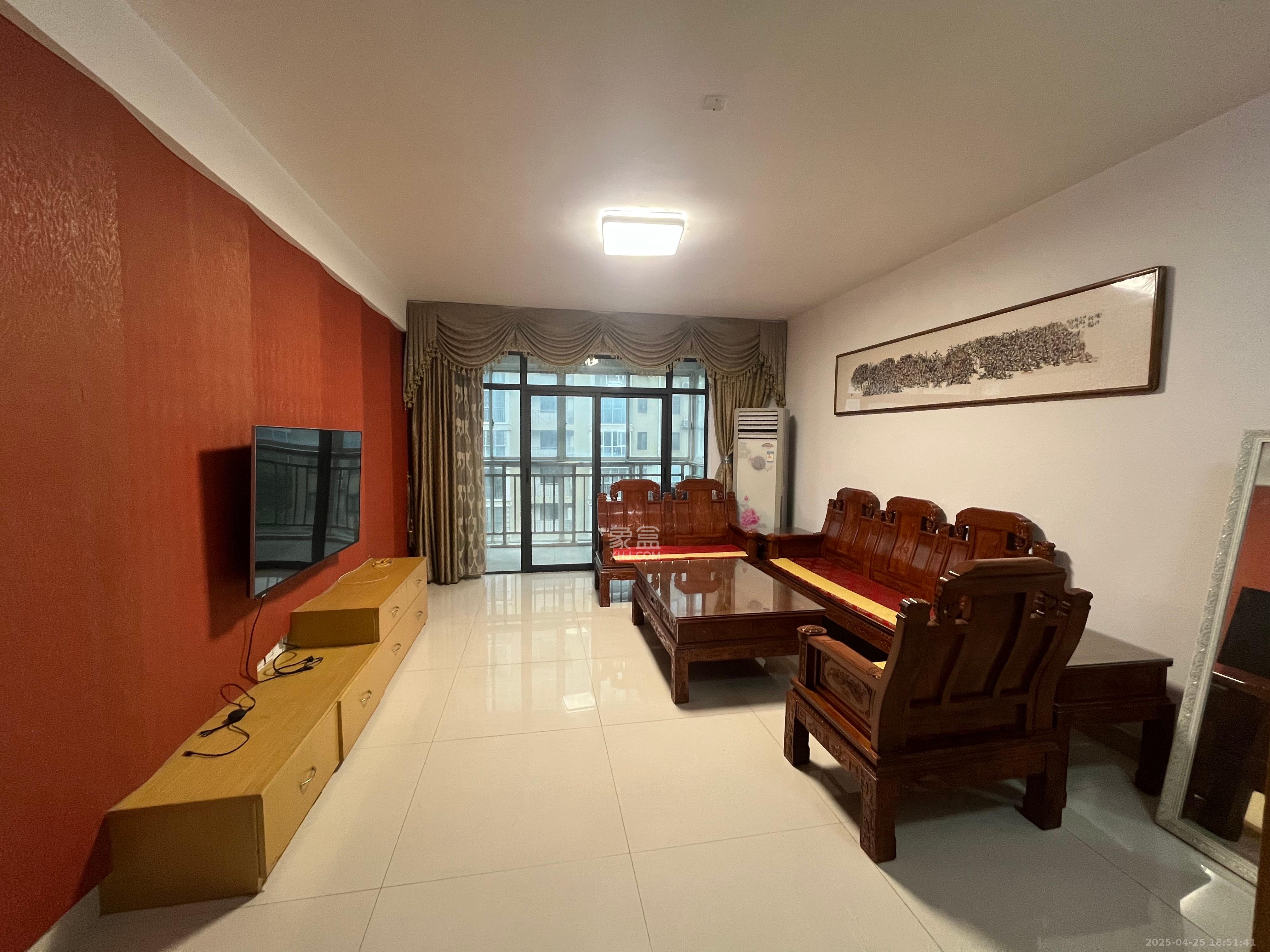 满庭芳小区 3室3厅2卫 2700.0元/月 满庭芳小区 3室3厅2卫 2700.0元/月室内图