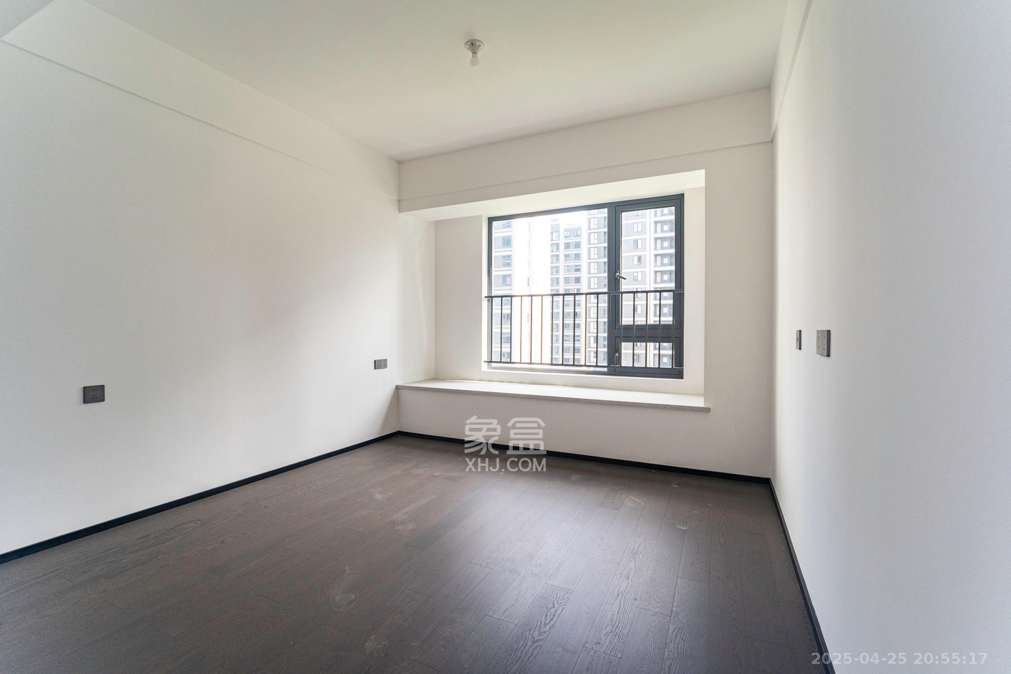 万科松湖天地 4室2厅3卫 265.8万 万科松湖天地 4室2厅3卫 265.8万卧室