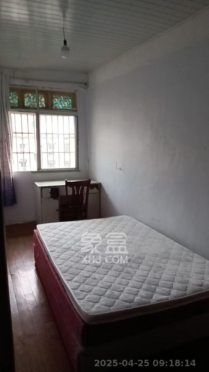 红石咀社区(湖南省第六工程公司宿舍) 3室1厅1卫 1400.0元/月 红石咀社区(湖南省第六工程公司宿舍) 3室1厅1卫 1400.0元/月室内图