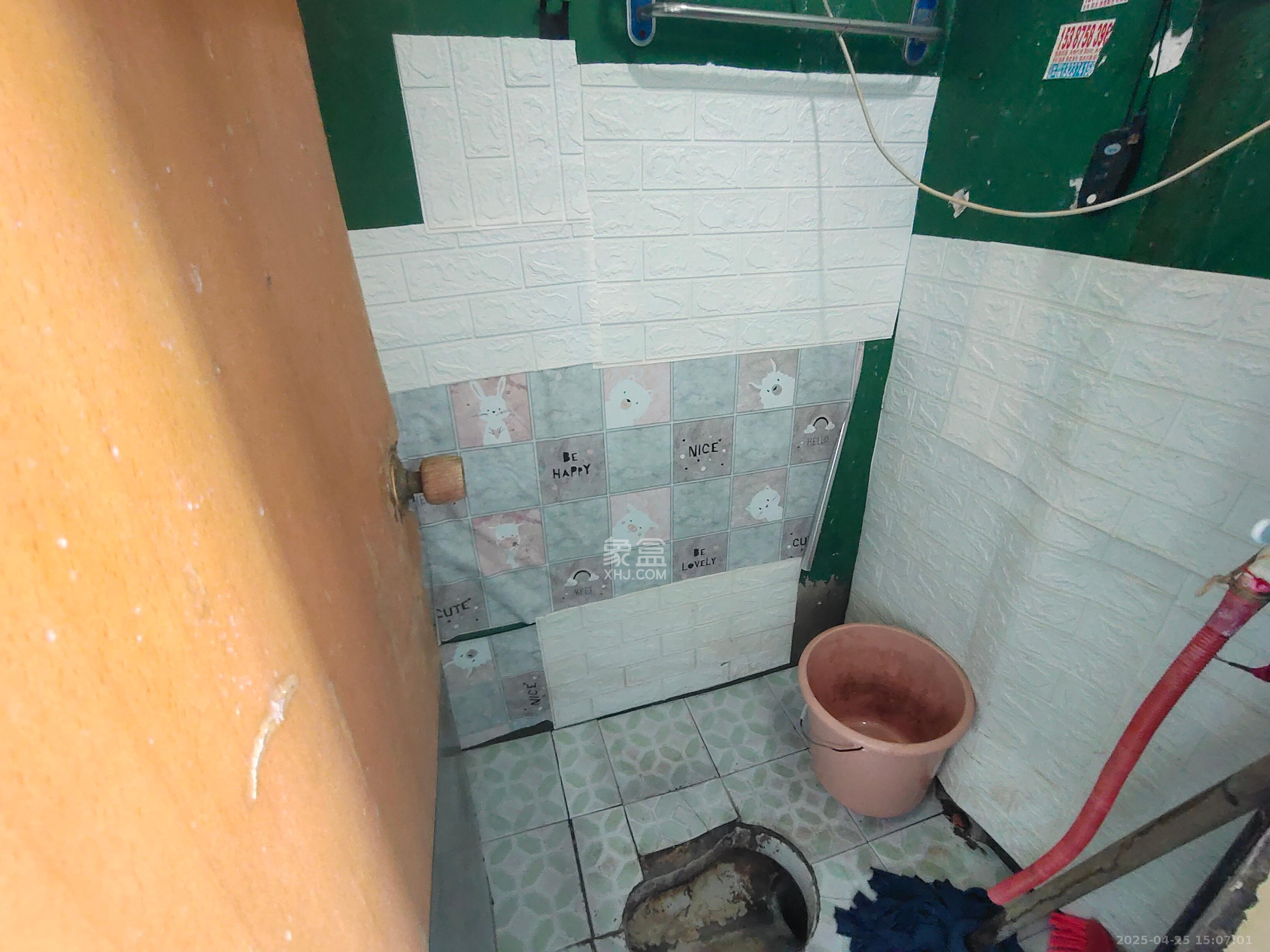 军属新村 1室1厅1卫 700.0元/月 军属新村 1室1厅1卫 700.0元/月室内图