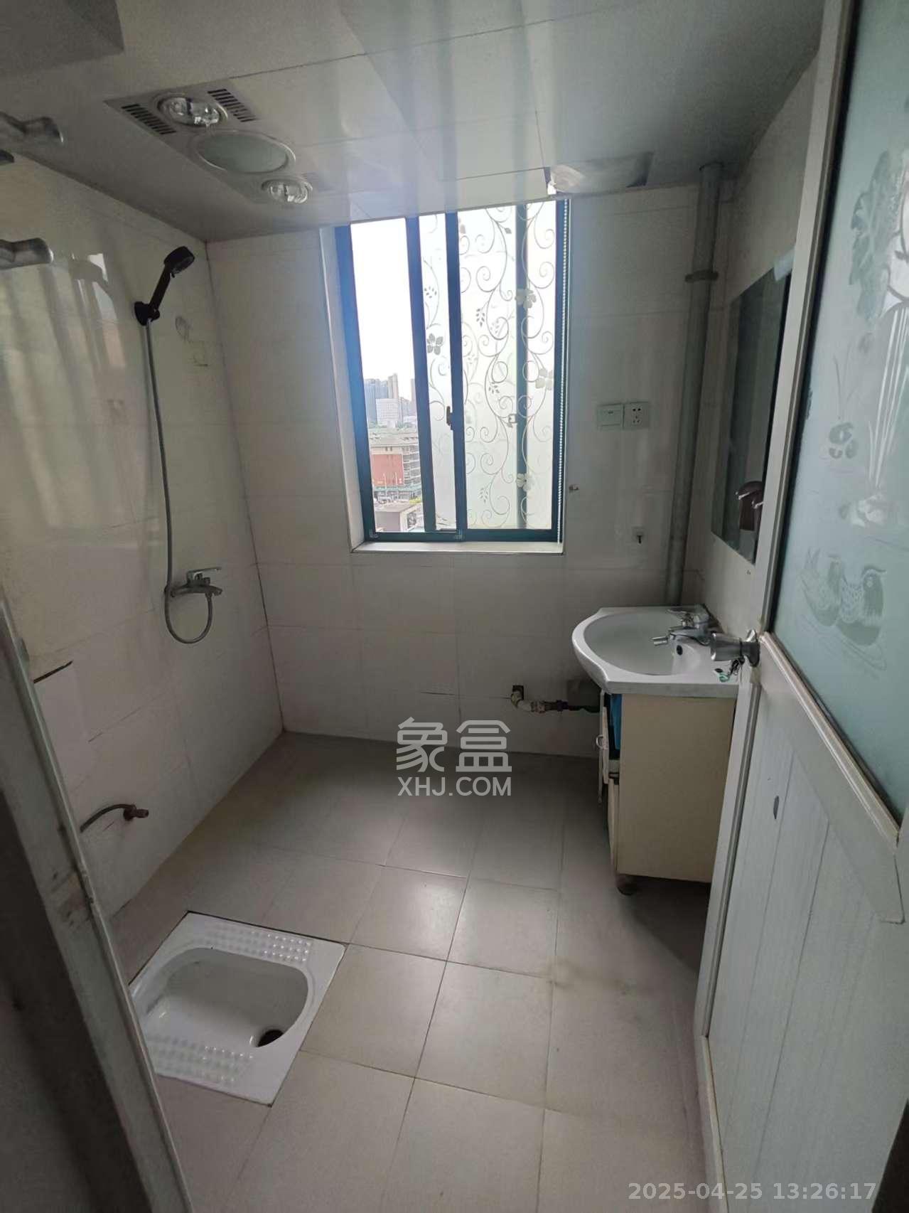 华盛世纪新城 2室2厅1卫 1850.0元/月 华盛世纪新城 2室2厅1卫 1850.0元/月室内图