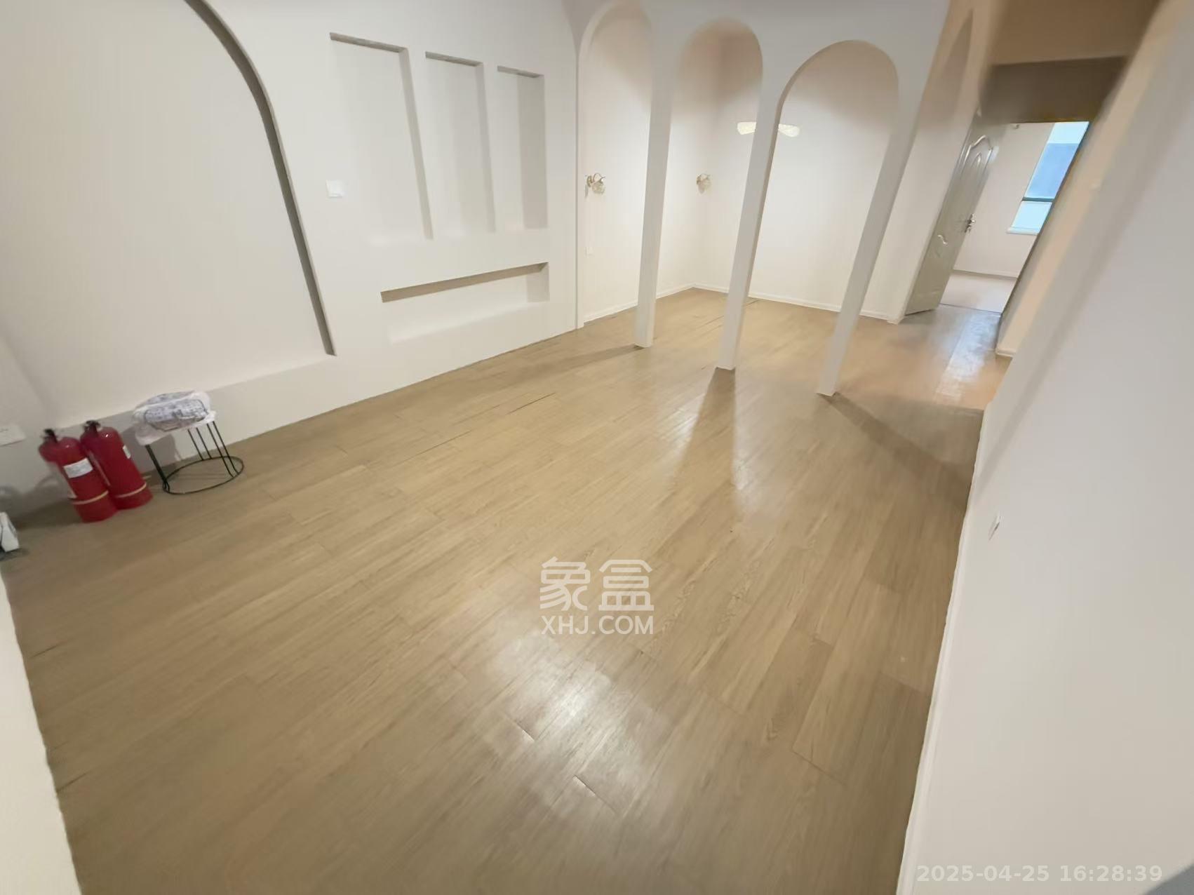 五一大道202(中环壹世界)  3室2厅1卫    3200.0元/月 五一大道202(中环壹世界)  3室2厅1卫    3200.0元/月室内图