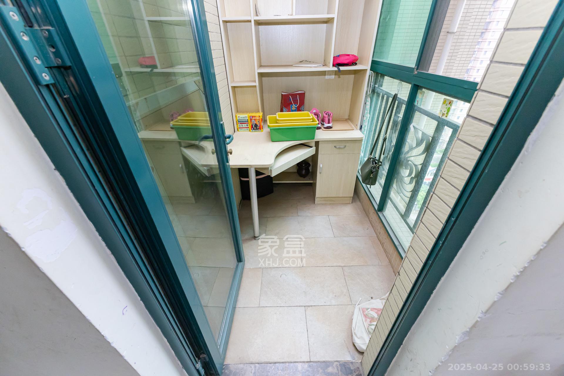 恒大名都 3室2厅1卫 46.0万 恒大名都 3室2厅1卫 46.0万阳台