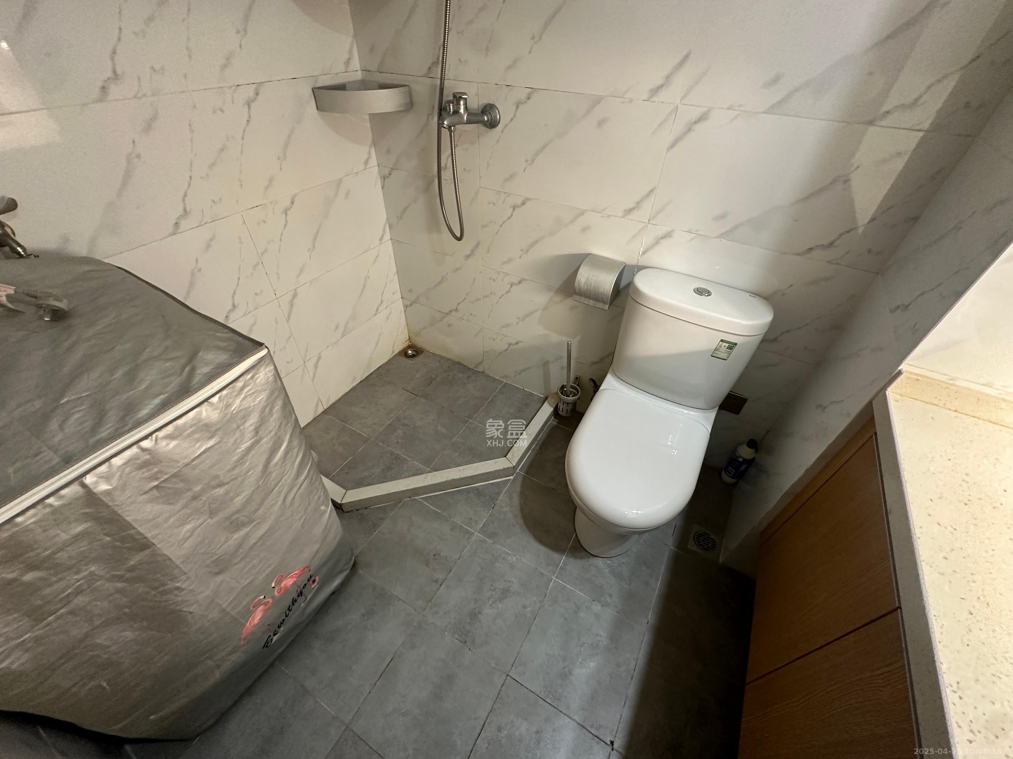 中交广场公寓  1室1厅1卫    1700.0元/月 中交广场公寓  1室1厅1卫    1700.0元/月室内图