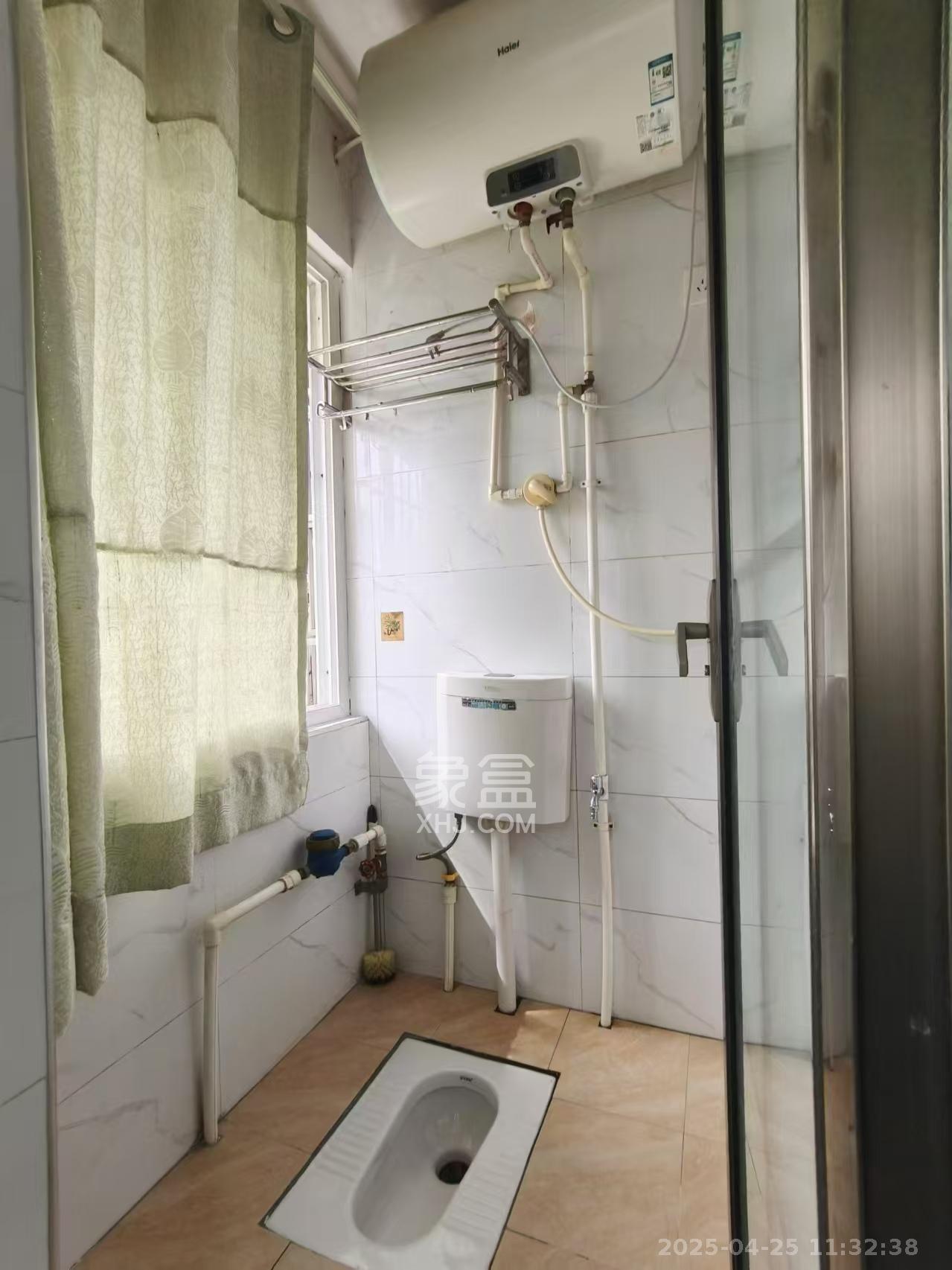 扬帆小区 1室1厅1卫 1500.0元/月 扬帆小区 1室1厅1卫 1500.0元/月室内图