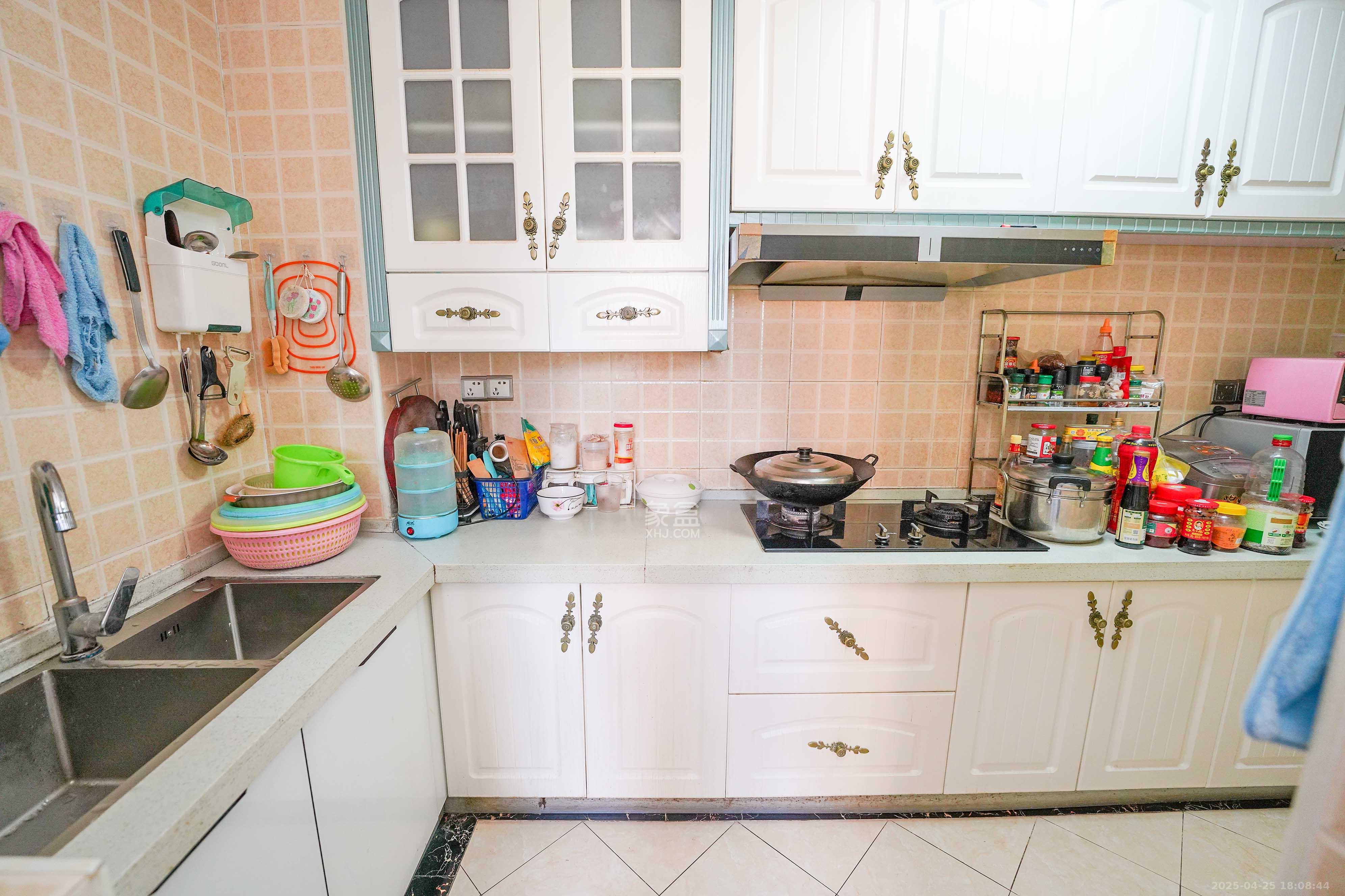 怡海星城 3室2厅2卫 75.0万 怡海星城 3室2厅2卫 75.0万厨房