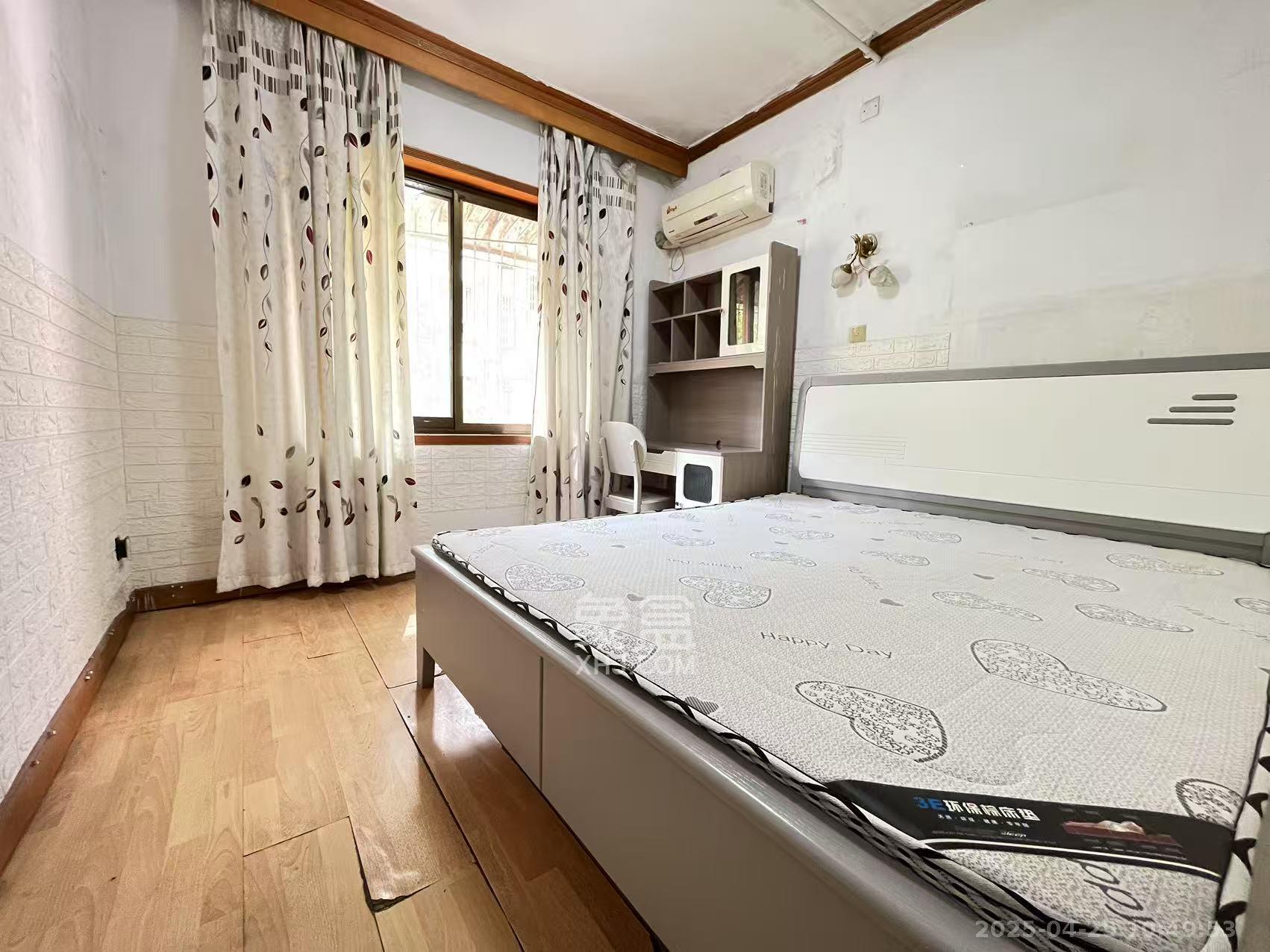 新湘路社区  3室2厅2卫    2600.0元/月室内图