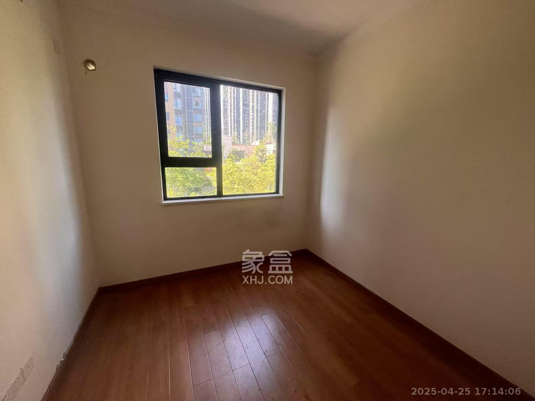 中建嘉和城凤凰台(中建瑞兴家园) 4室2厅2卫 2200.0元/月 中建嘉和城凤凰台(中建瑞兴家园) 4室2厅2卫 2200.0元/月室内图