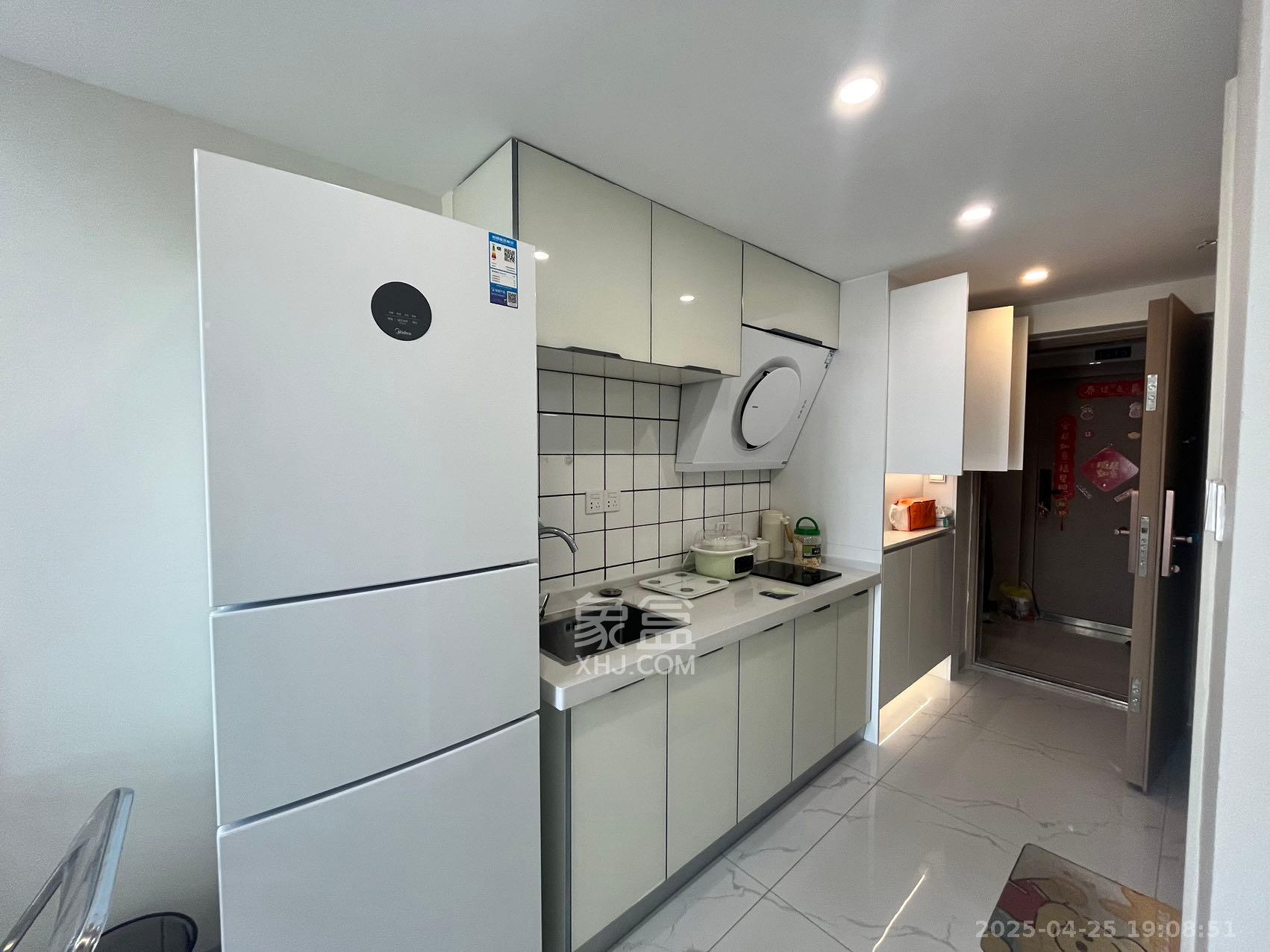 卓越江岸 1室0厅0卫 2200.0元/月 卓越江岸 1室0厅0卫 2200.0元/月室内图